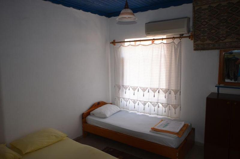 Standard Double or Twin Room - Photo 14