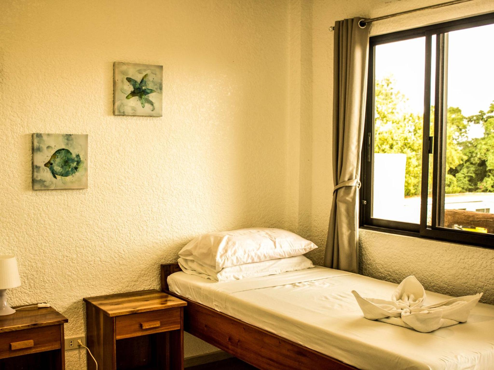 Twin Room with Balcony - Photo 2