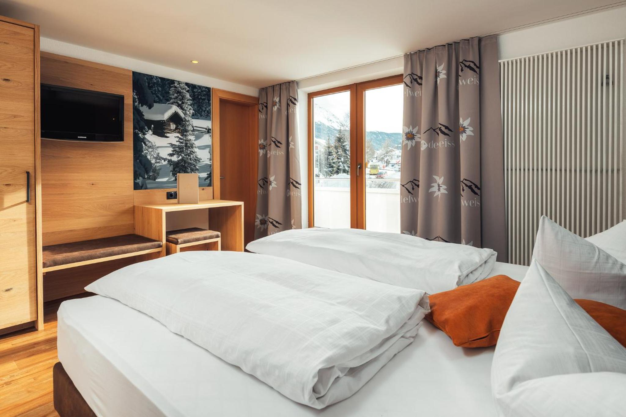 Double Room with Balcony photo 3