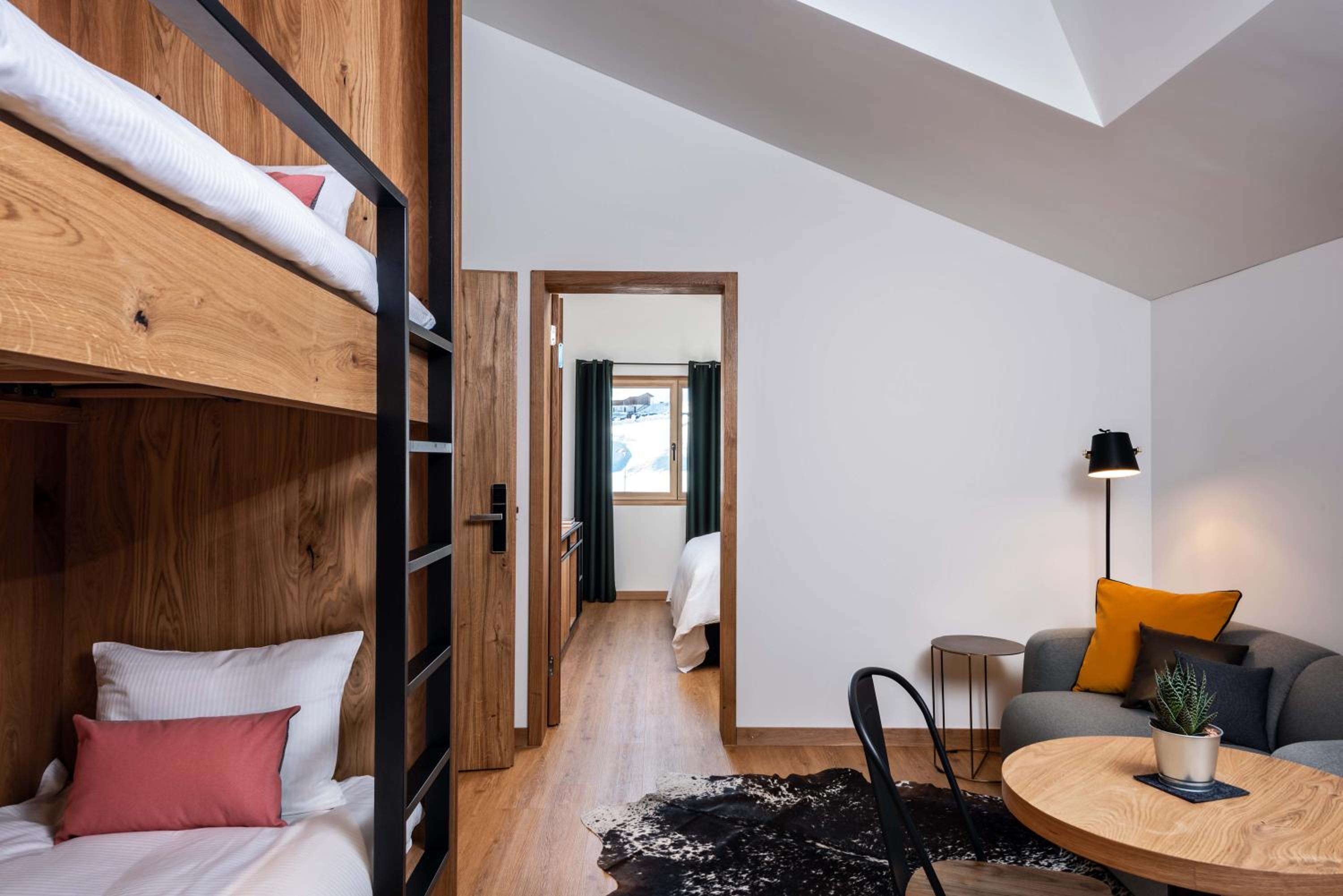 Suite with Mountain View photo 2