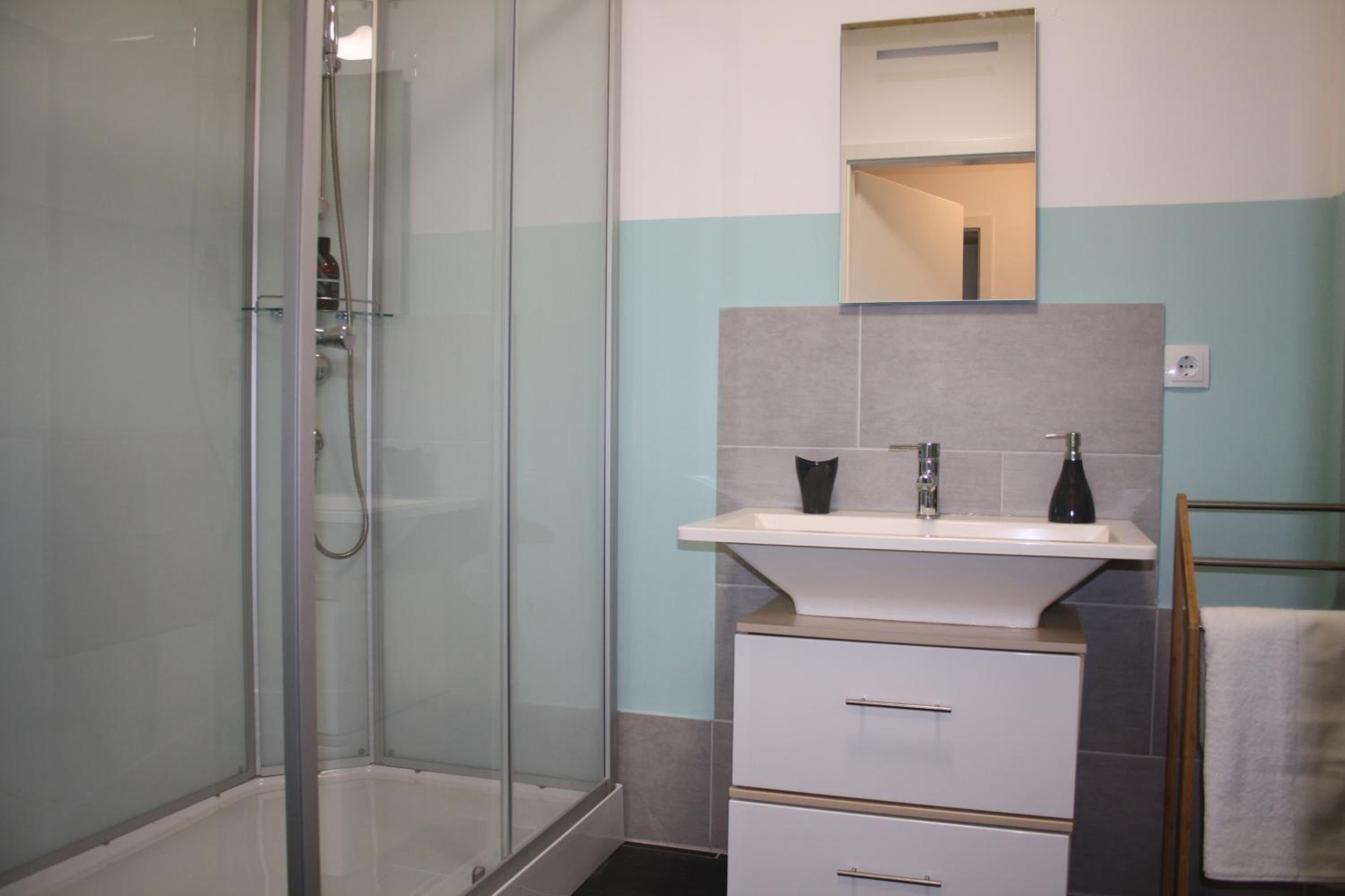 Three-Bedroom Apartment - Photo 9