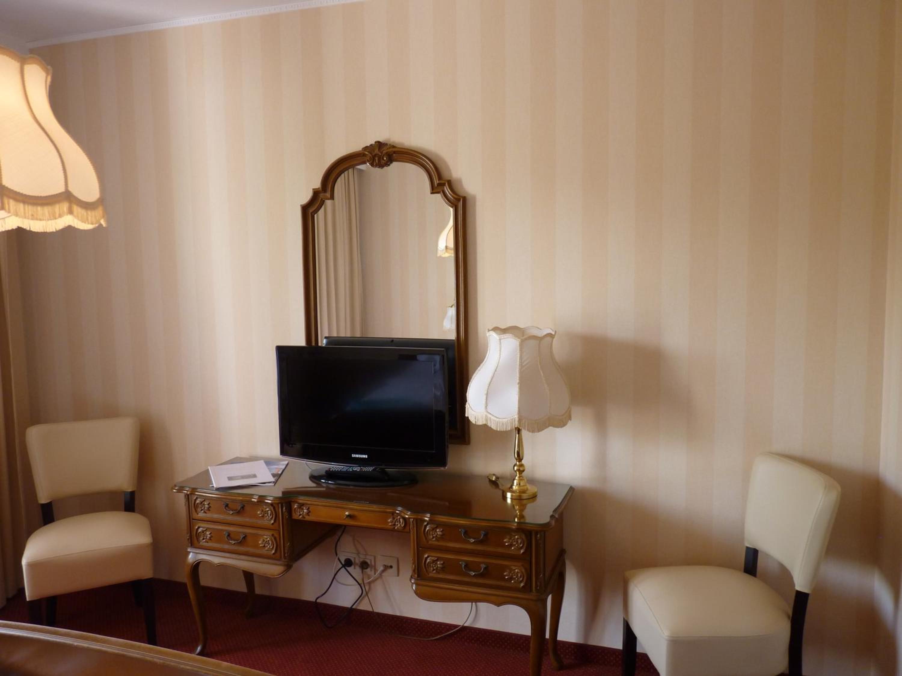 Double Room with Balcony and Garden View photo 2