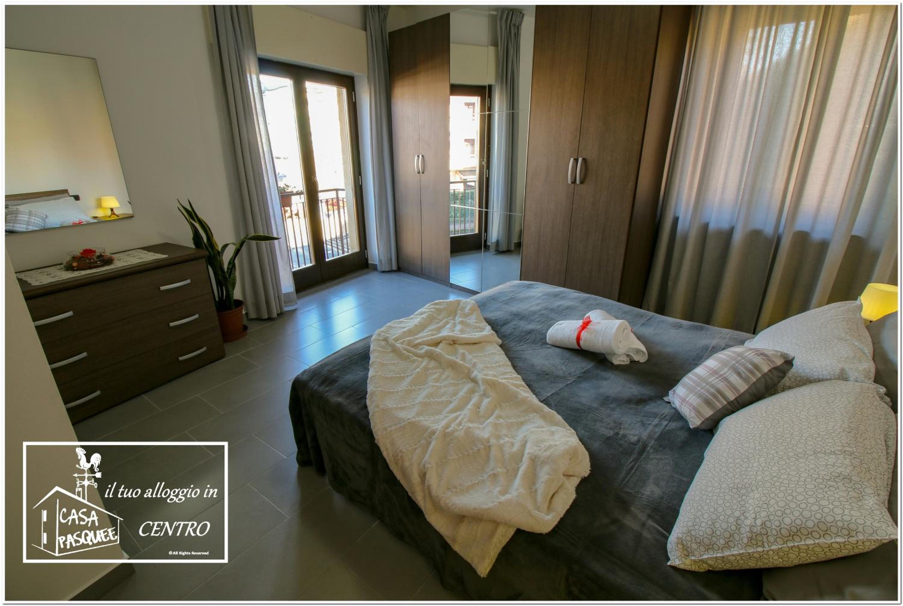 Two-Bedroom House - Photo 17