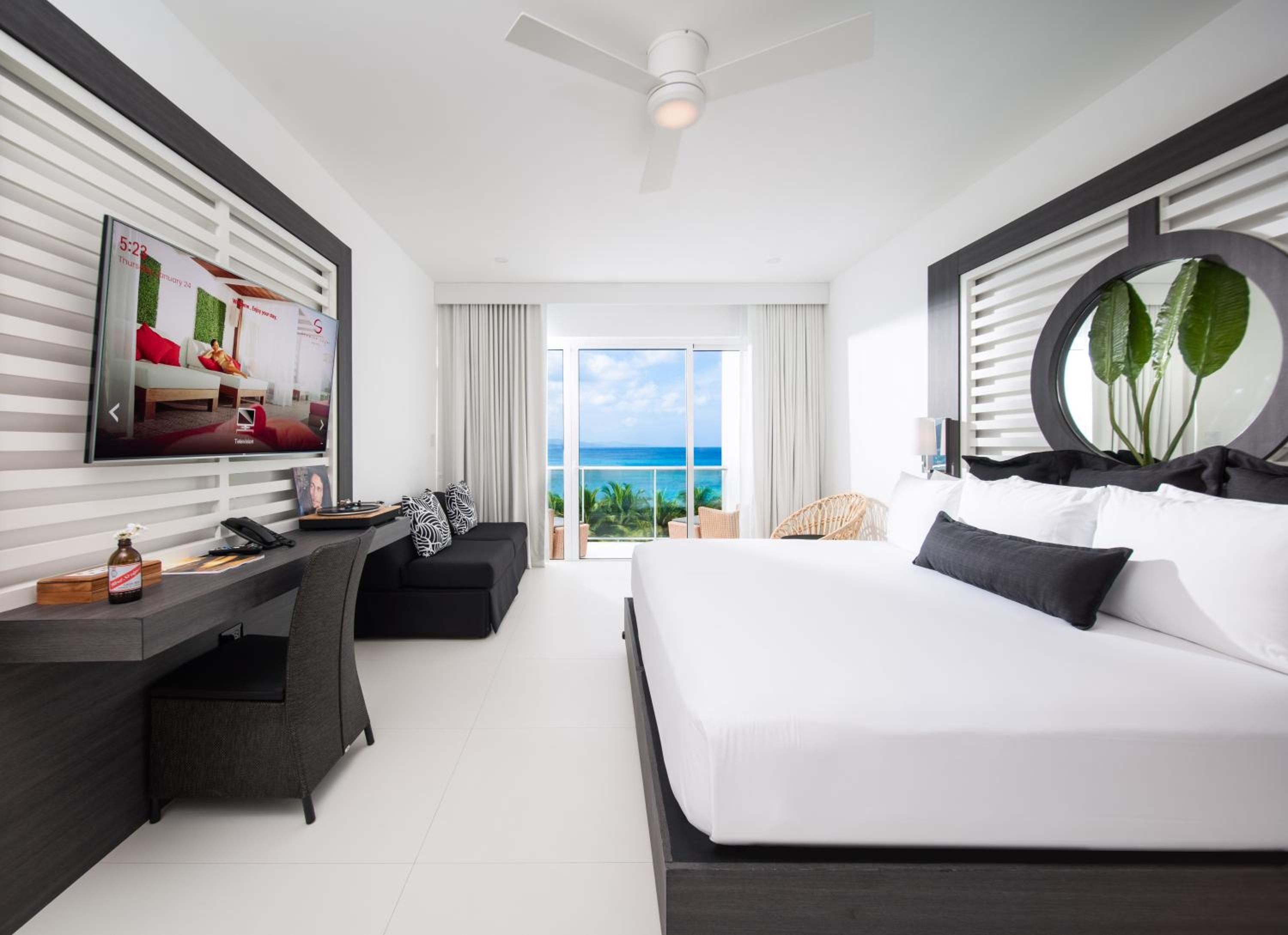 Junior Suite King Ocean View