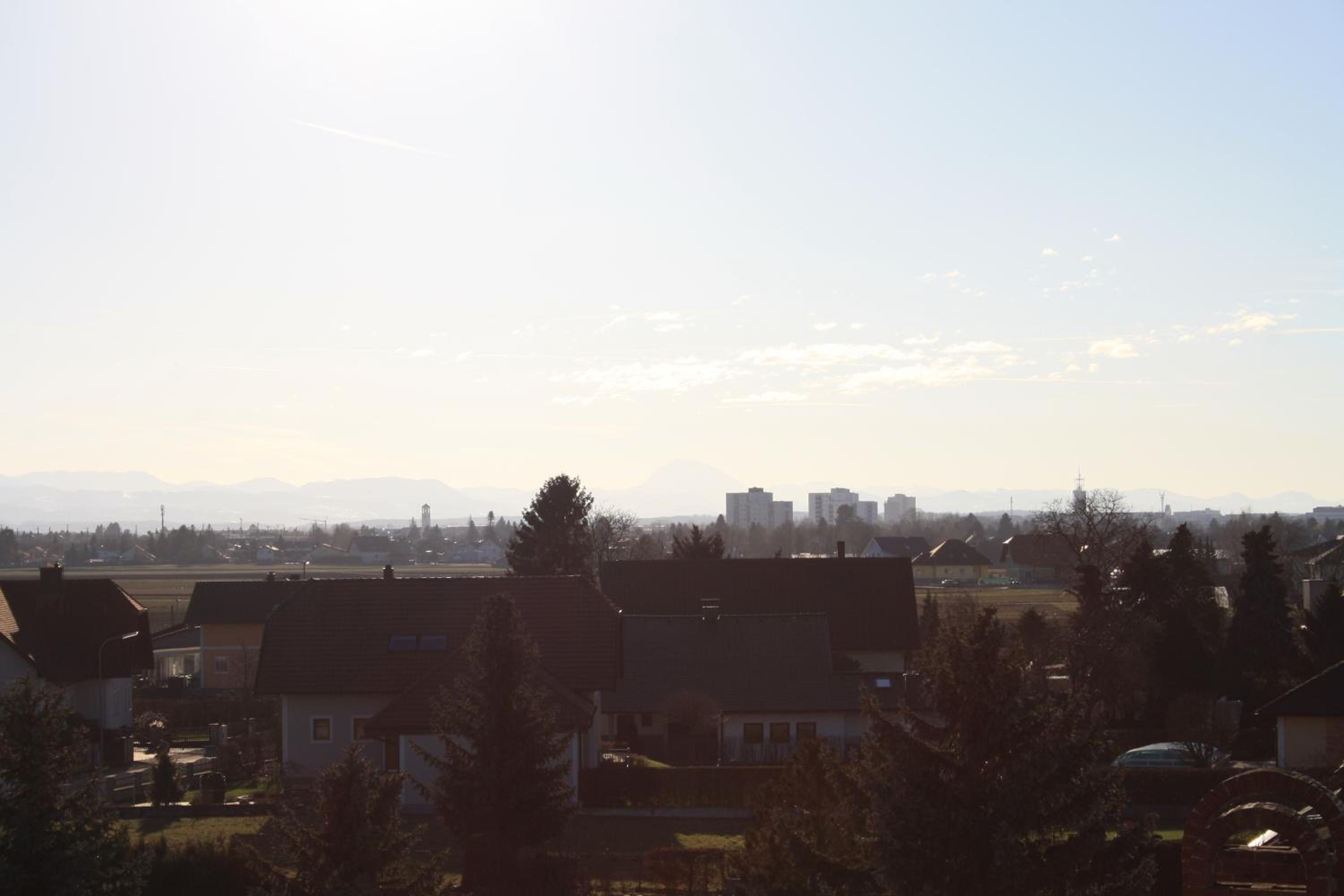 Apartment with Mountain View - Photo 8