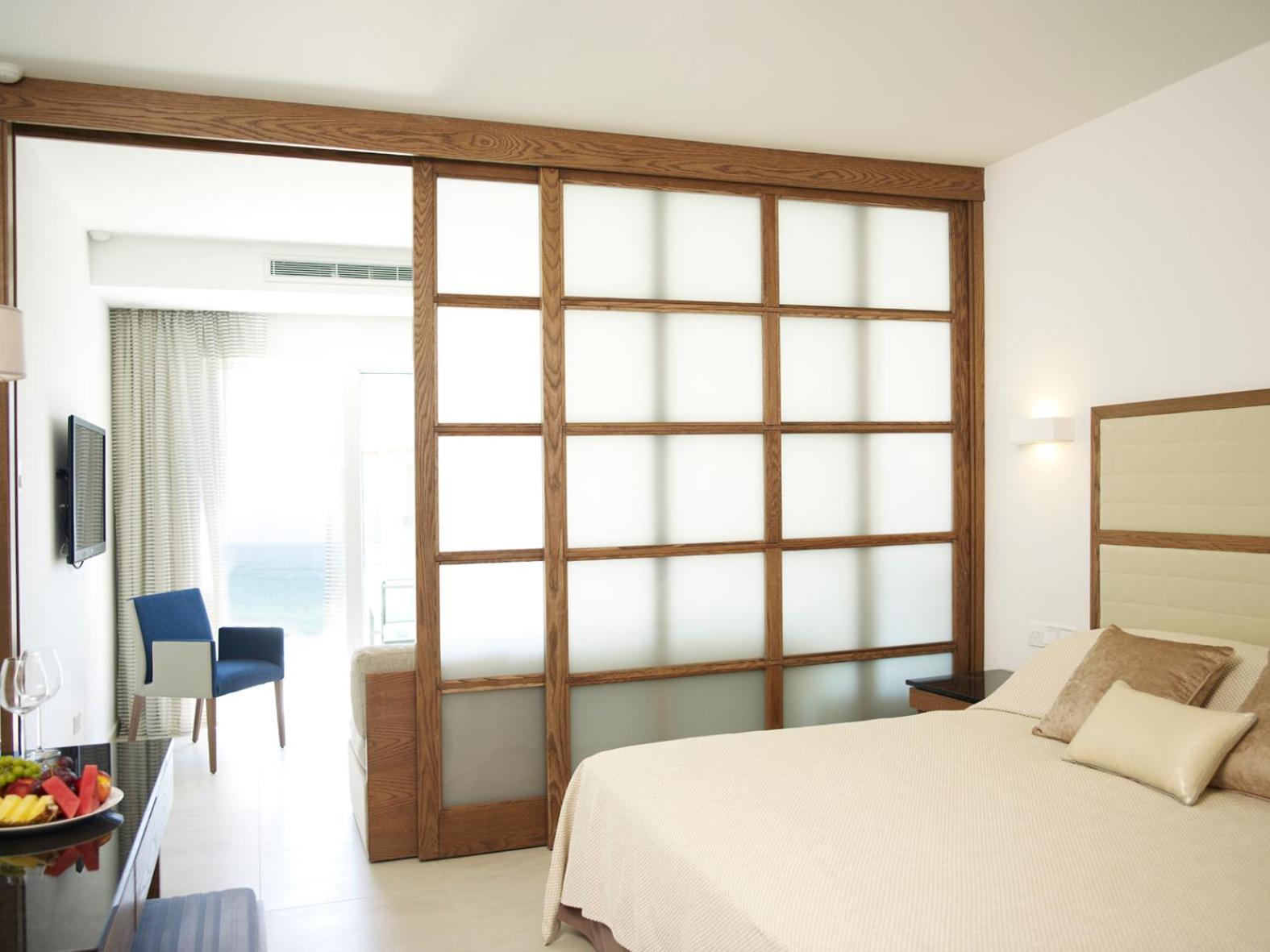 Junior Suite with Sea View & Sharing Pool (Adults Only) photo 3