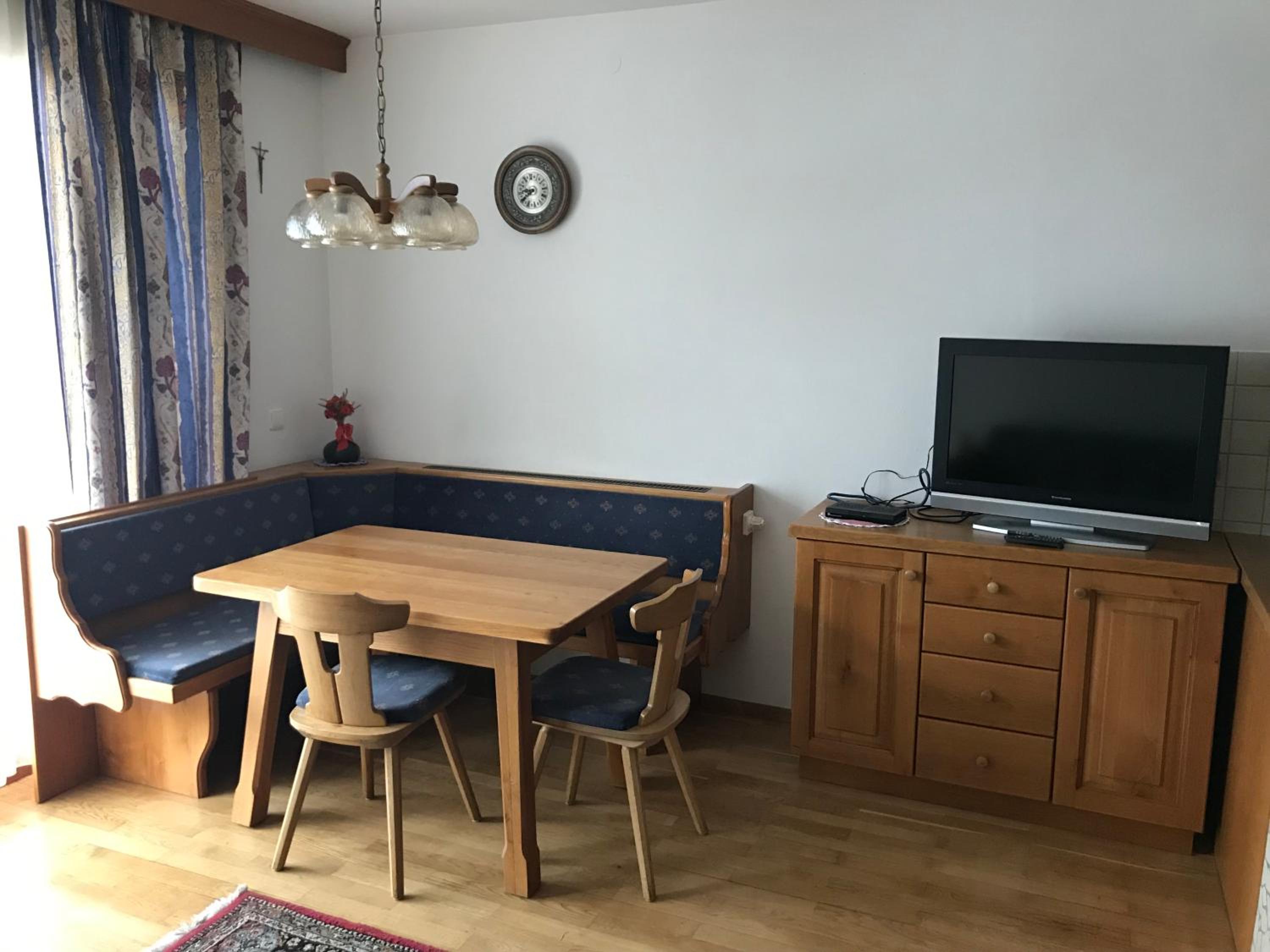 Apartment with Mountain View photo 3