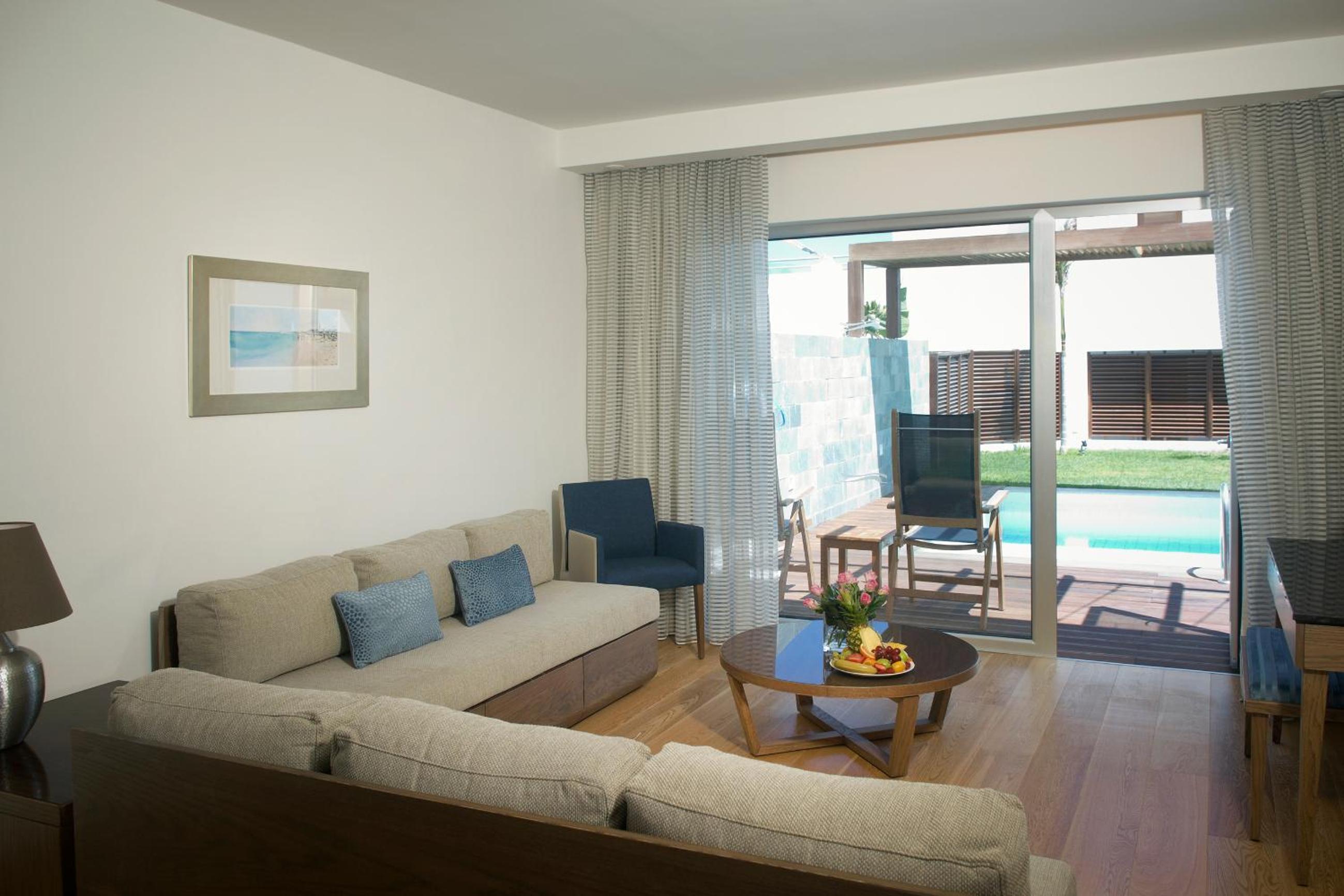 One-Bedroom Suite with Private Pool  photo 2