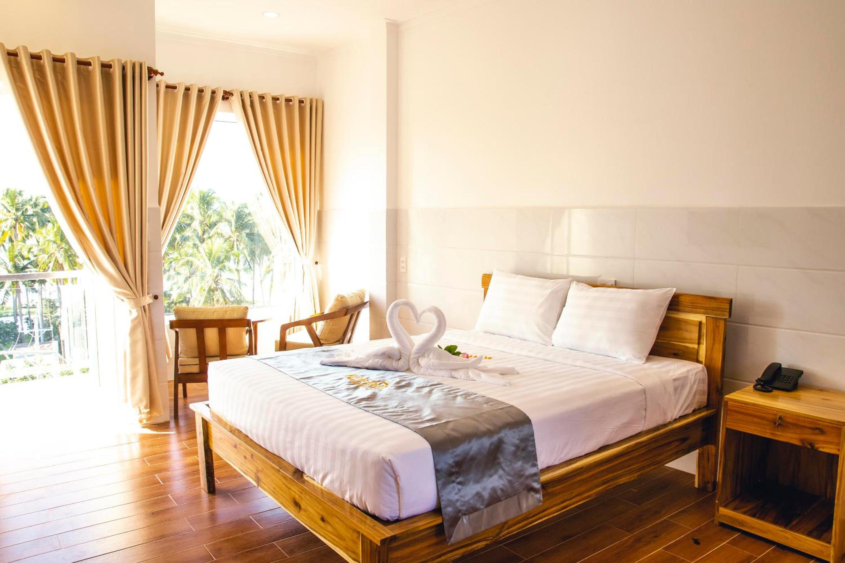 Deluxe Double Room with Balcony and Sea View photo 3