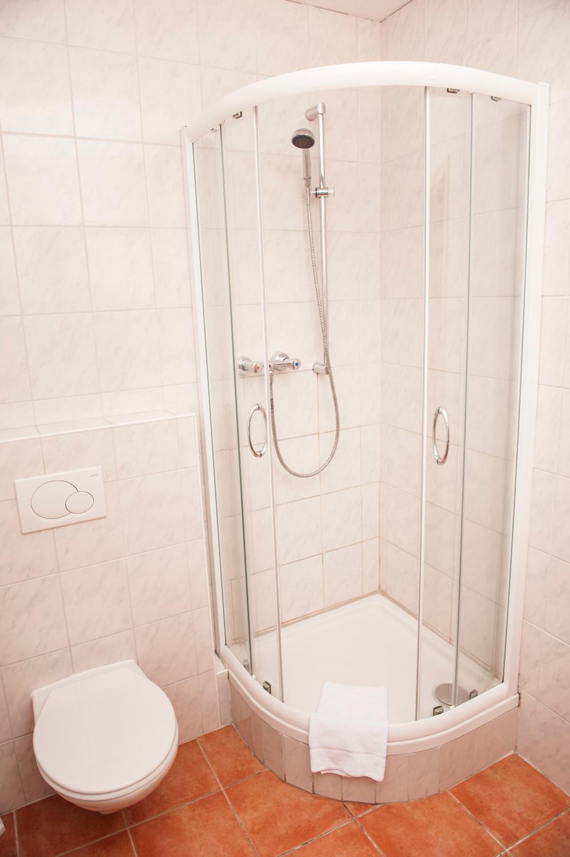 Double Room - Photo 7