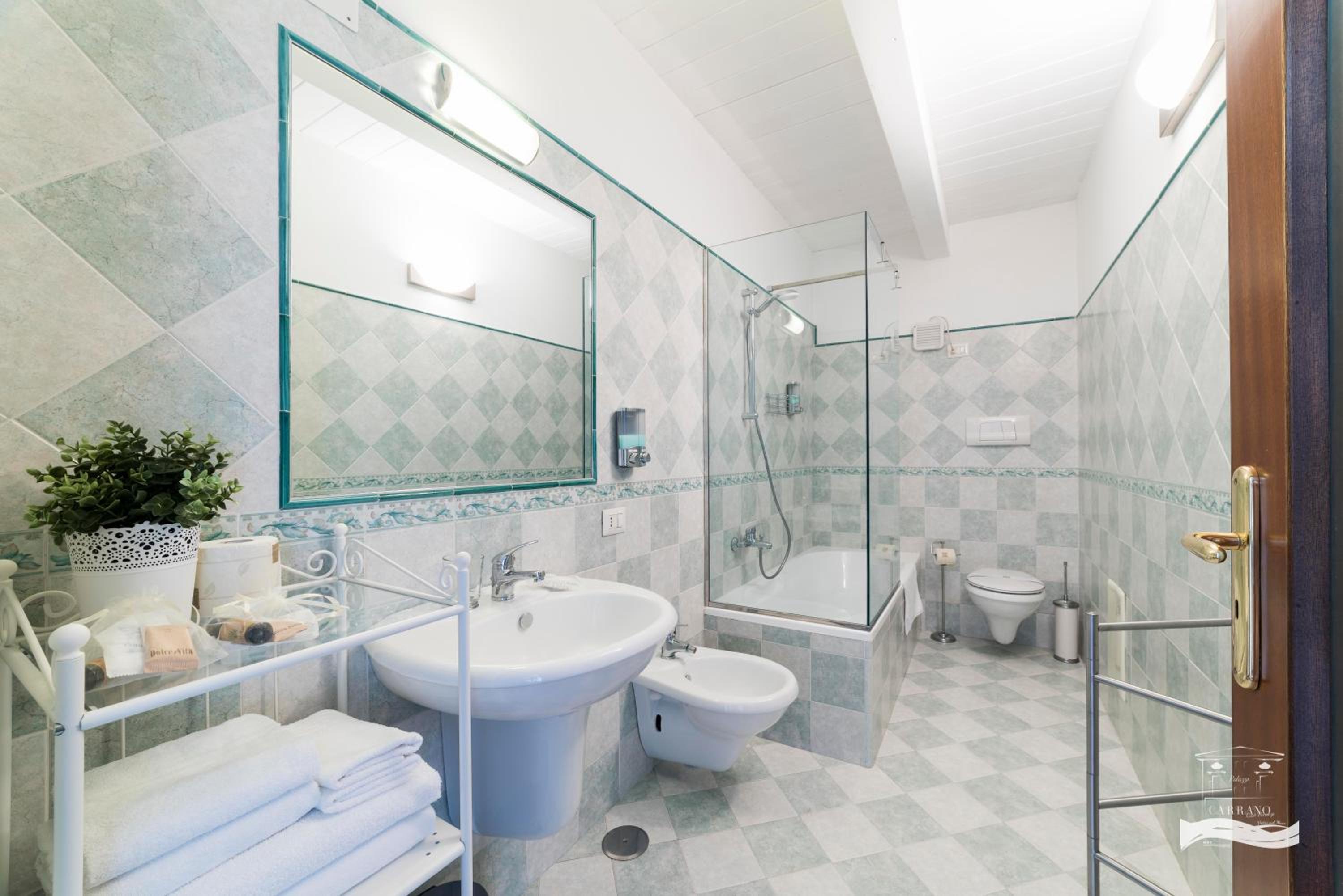 Deluxe Double Room with Sea View photo 2