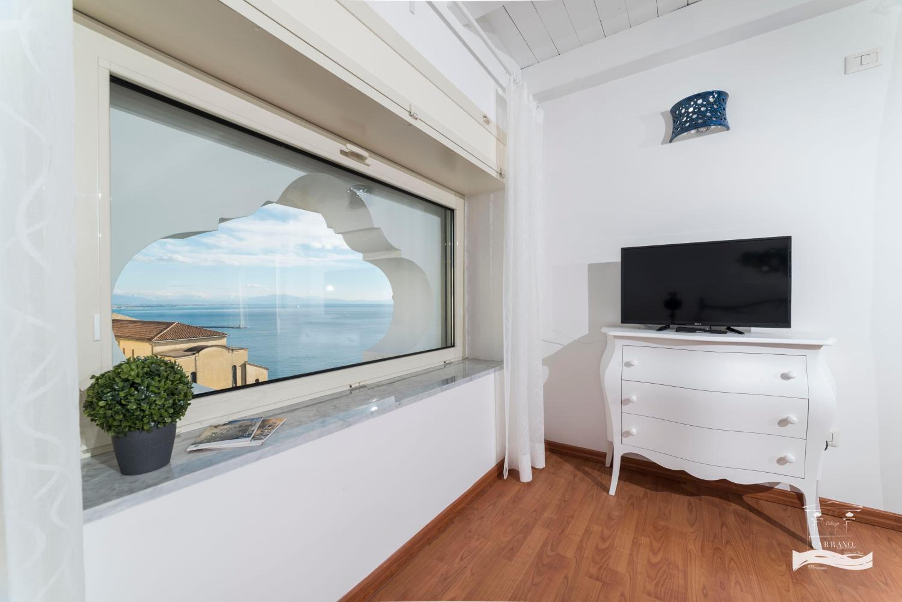 Deluxe Double Room with Sea View photo 3