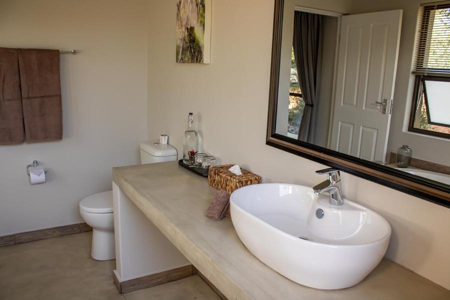 Twin Room - Photo 2