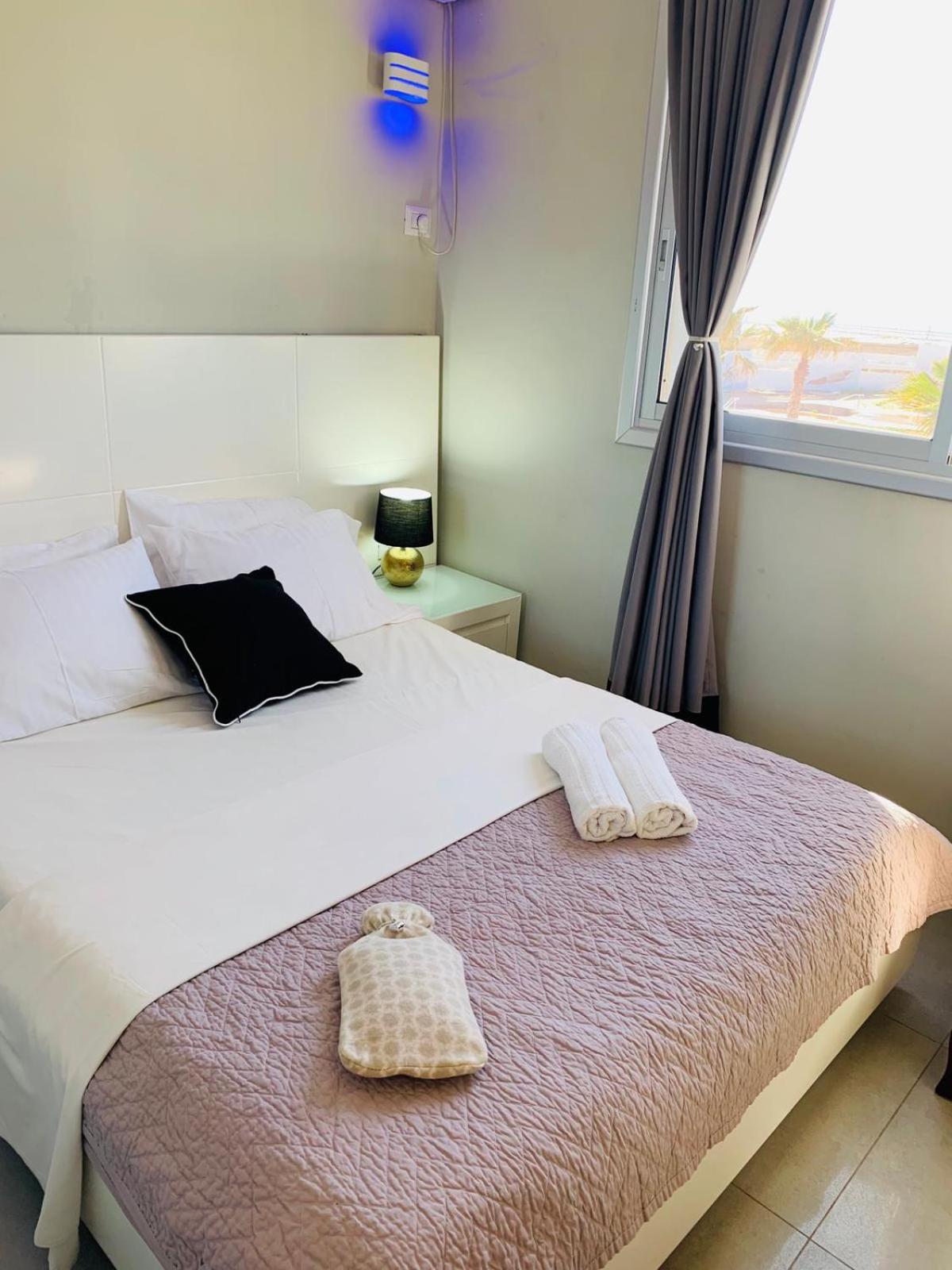 Double Room with Sea View - Photo 7