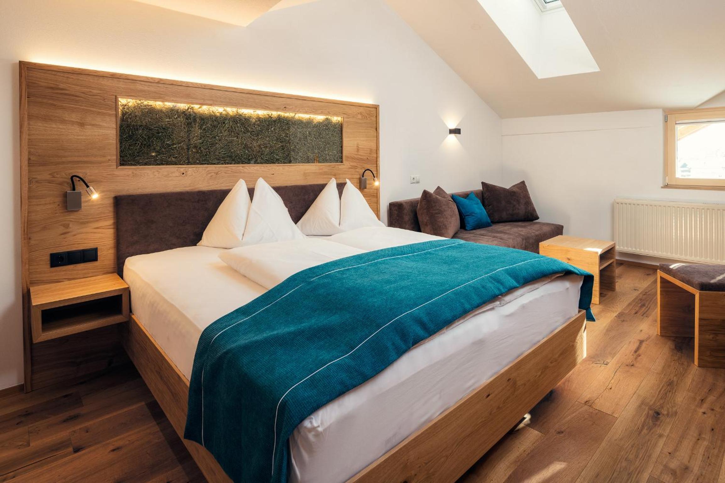 Deluxe Double Room with Balcony photo 1