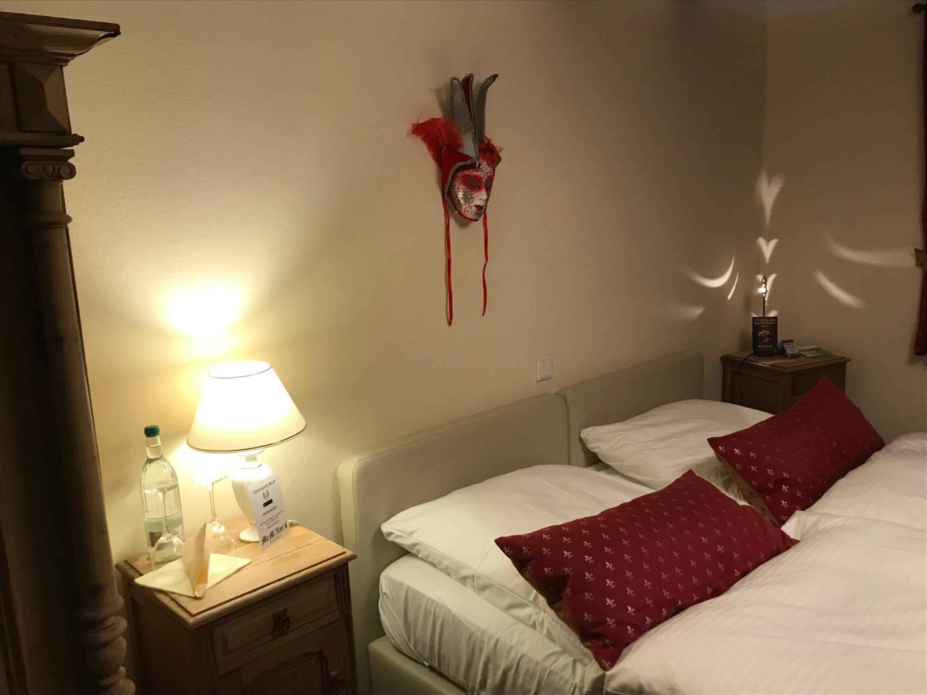 Deluxe Double Room with Shower - Photo 2