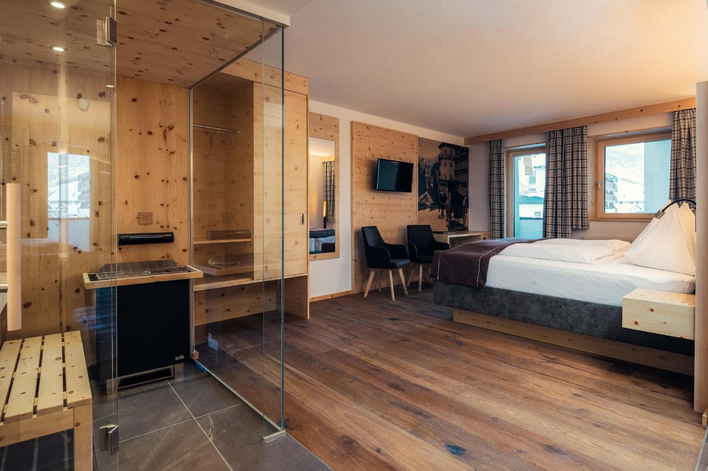 Deluxe Suite photo 3