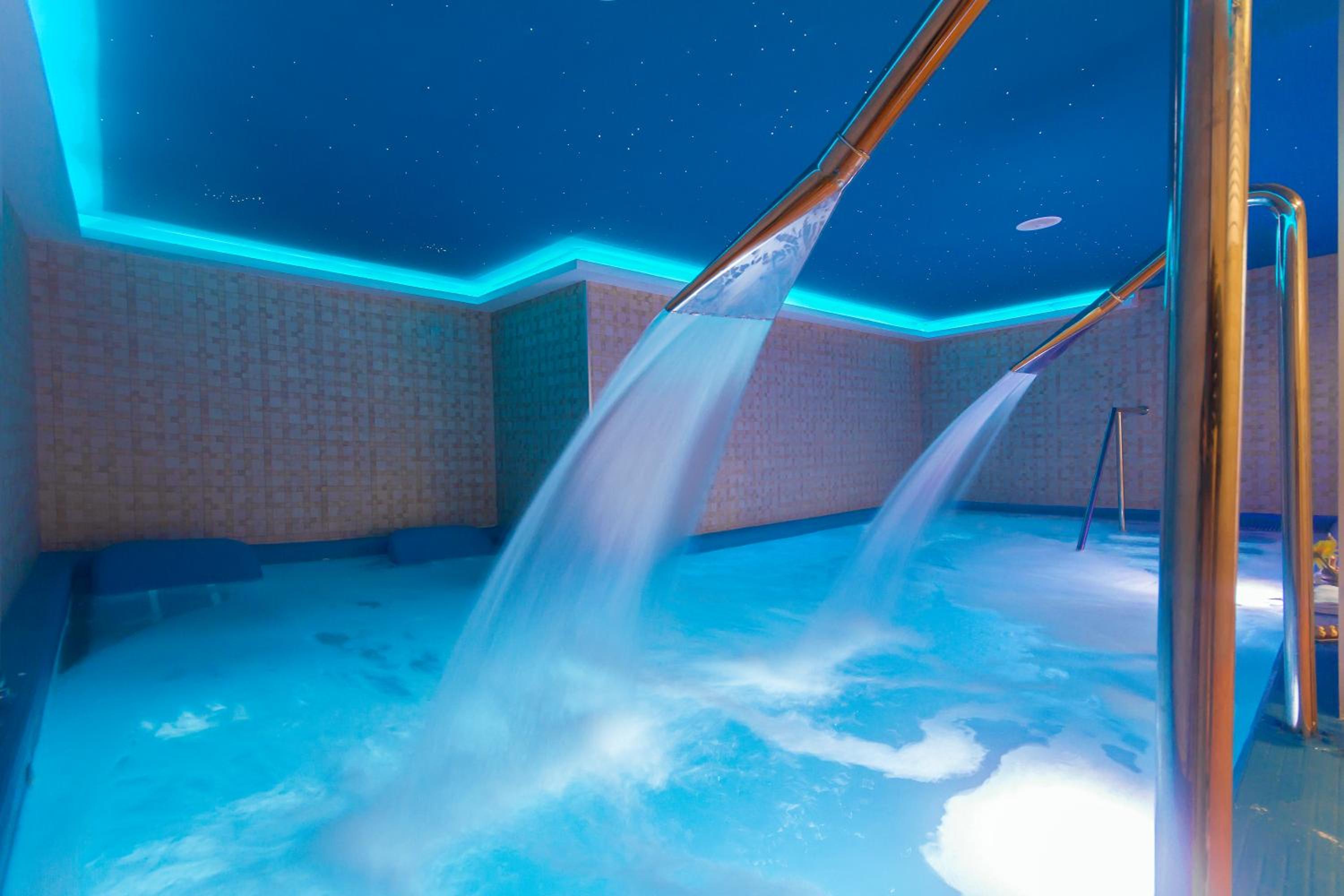 Triple Room with Spa Access photo 3