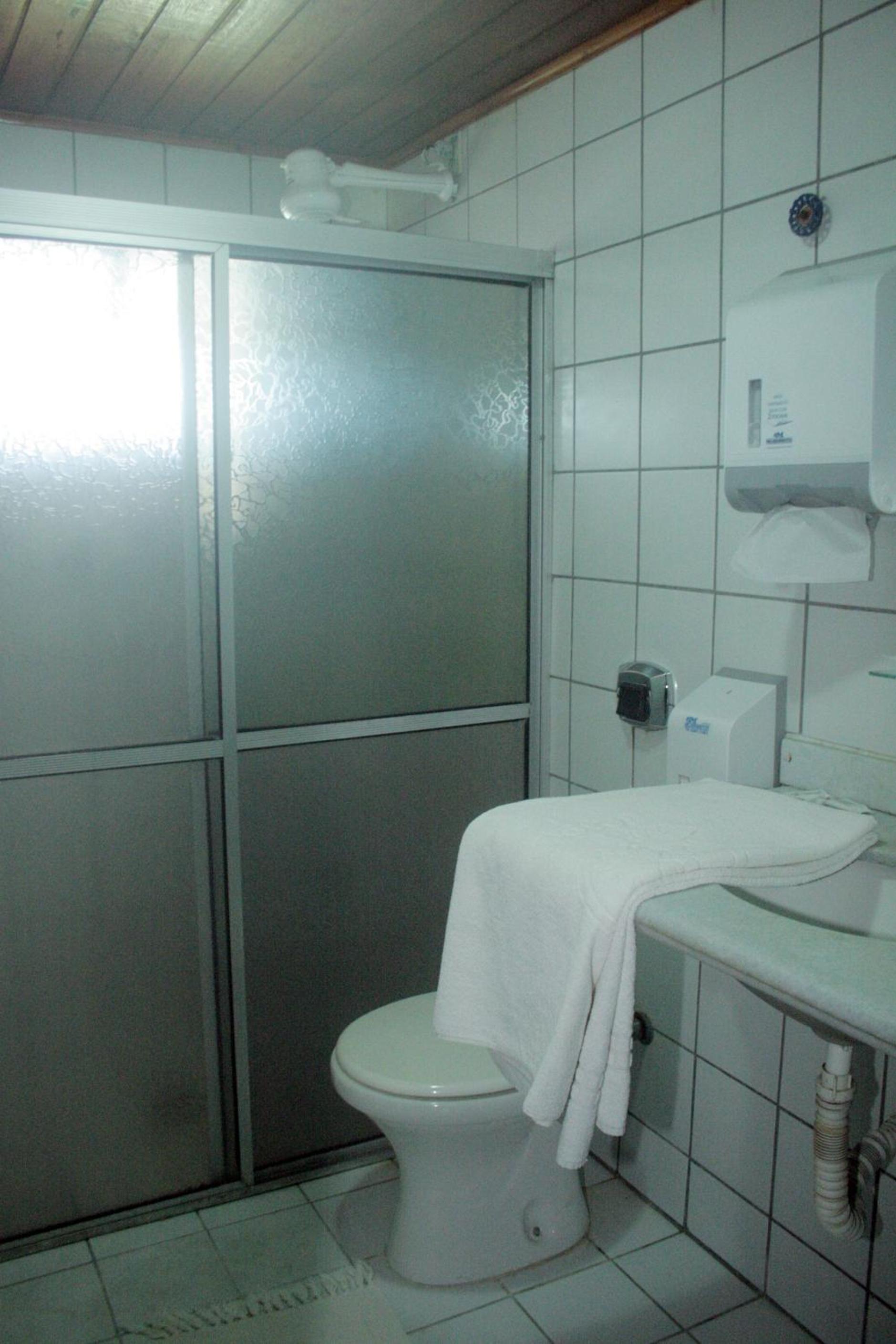 Economy Double Room - Photo 12
