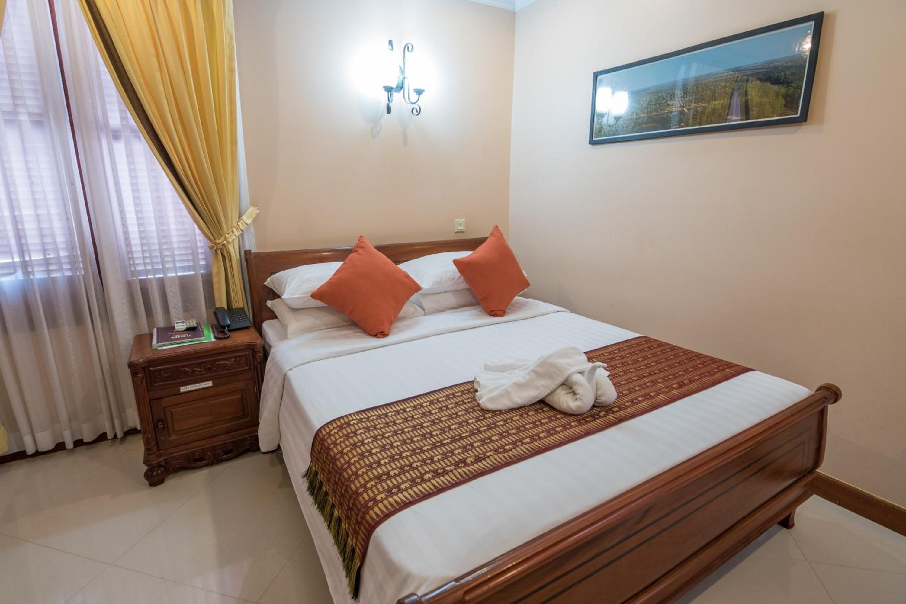 Deluxe Double Room - Photo 8