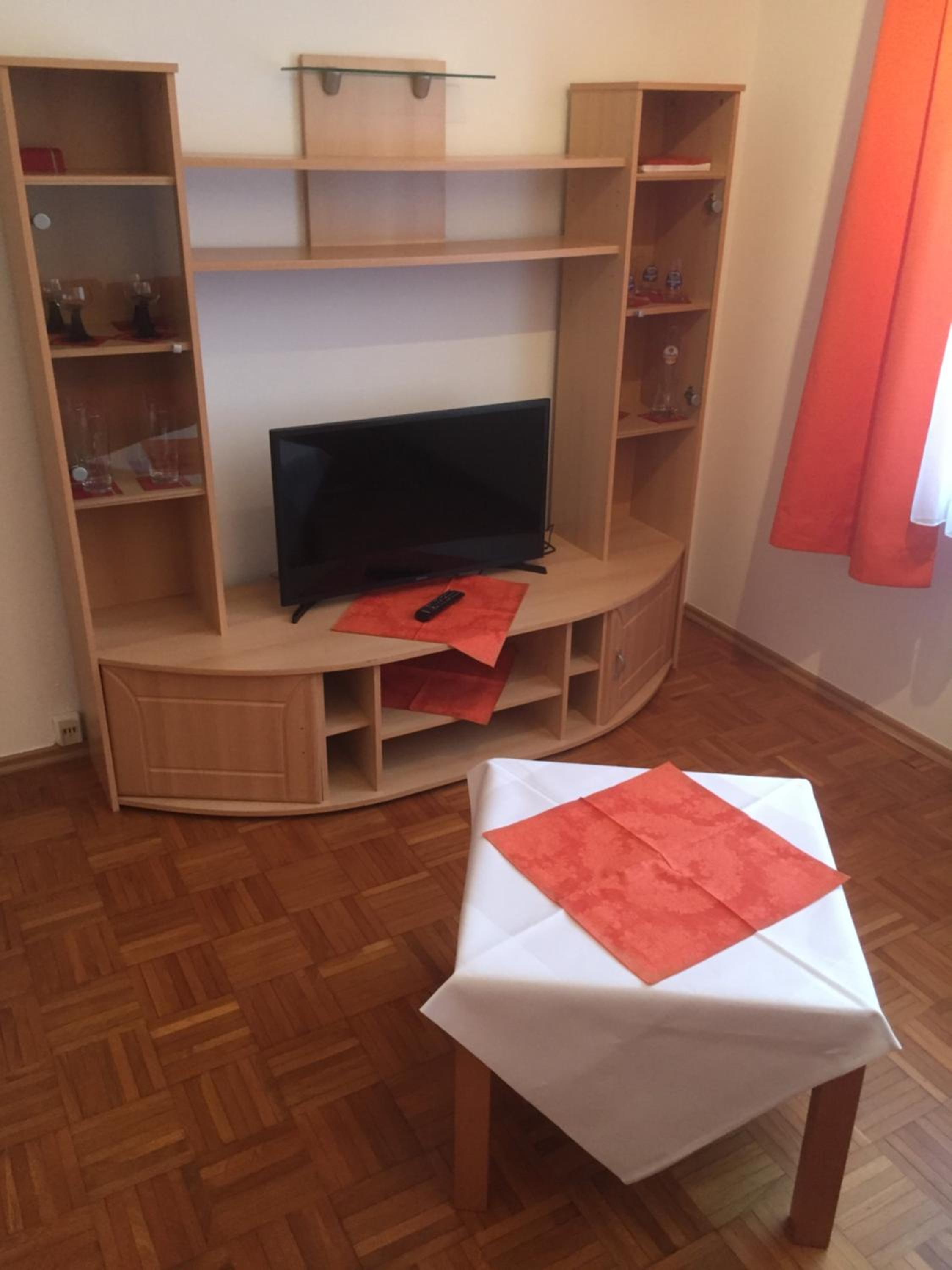 Apartment 3 - Photo 7