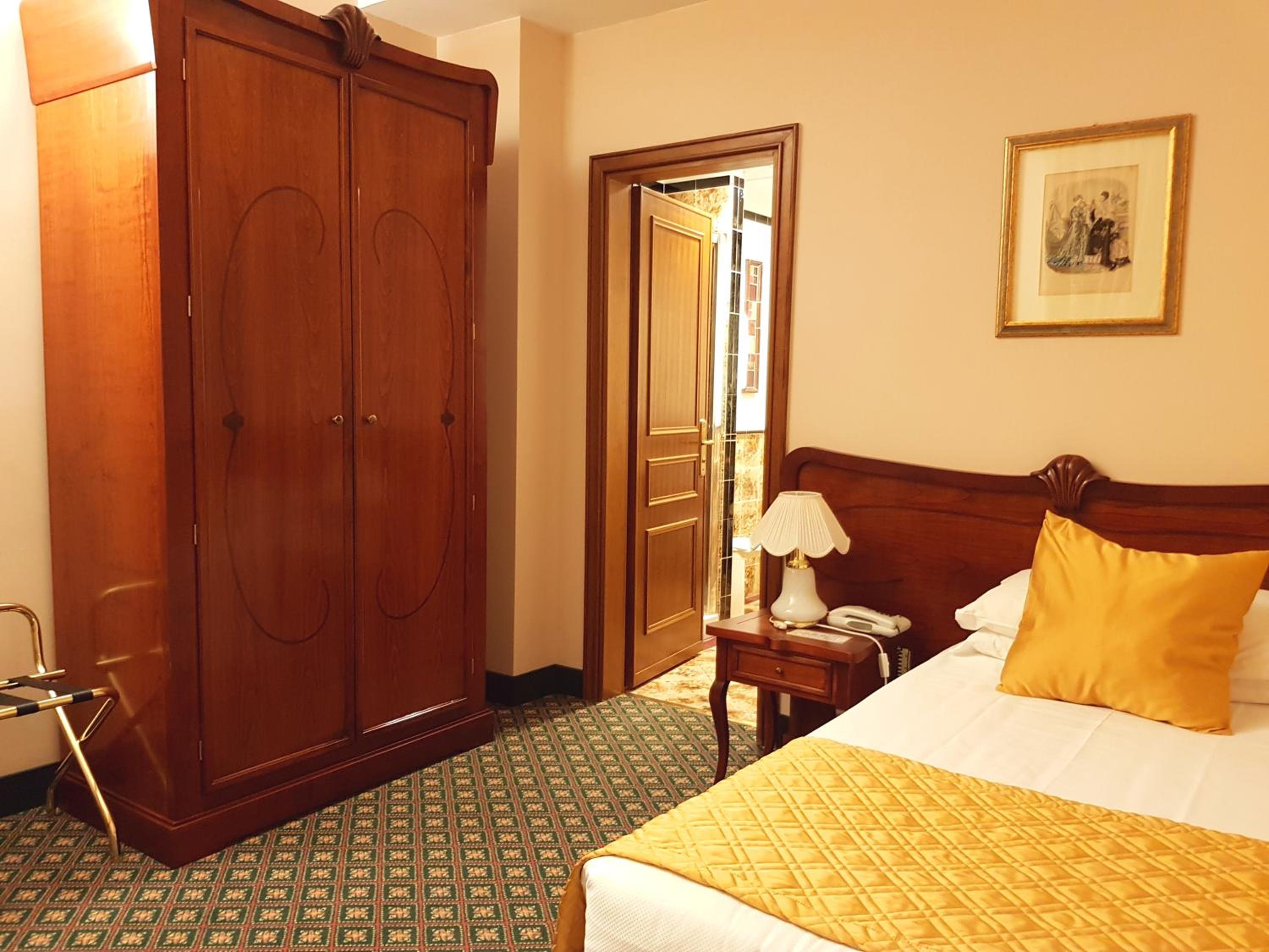 Single Room photo 2