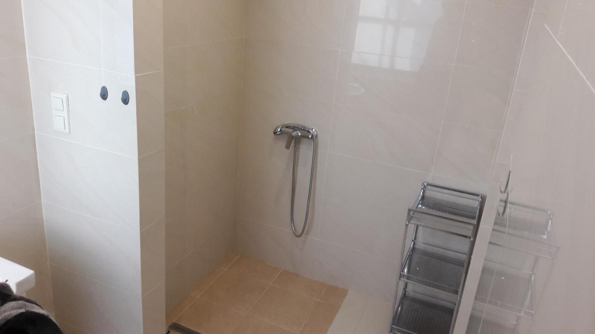 Double Room with Bathroom - Photo 2
