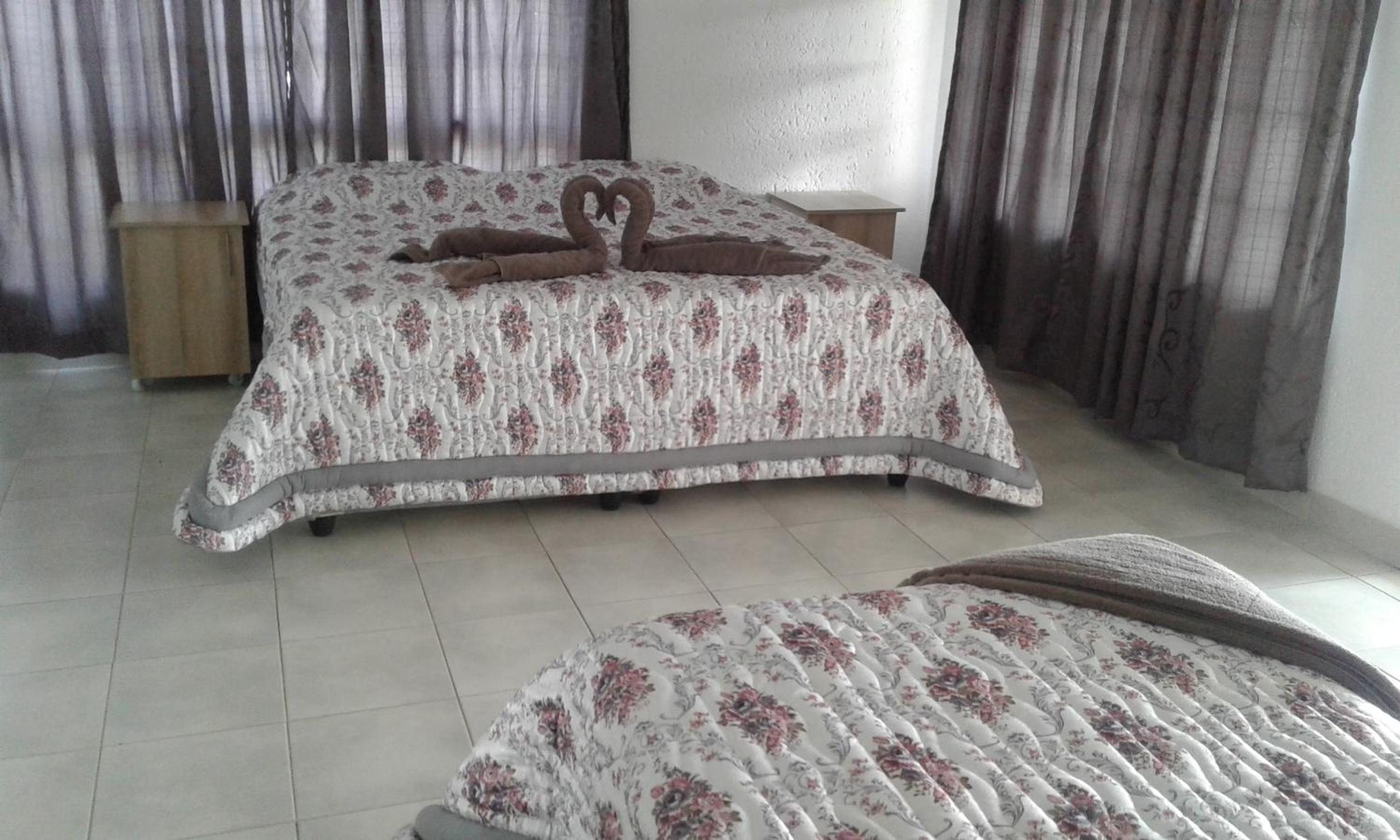 Family Room With Garden View photo 2