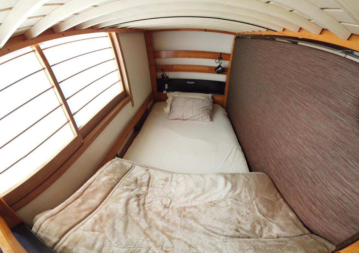 Single Bed in Male Dormitory Room photo 2