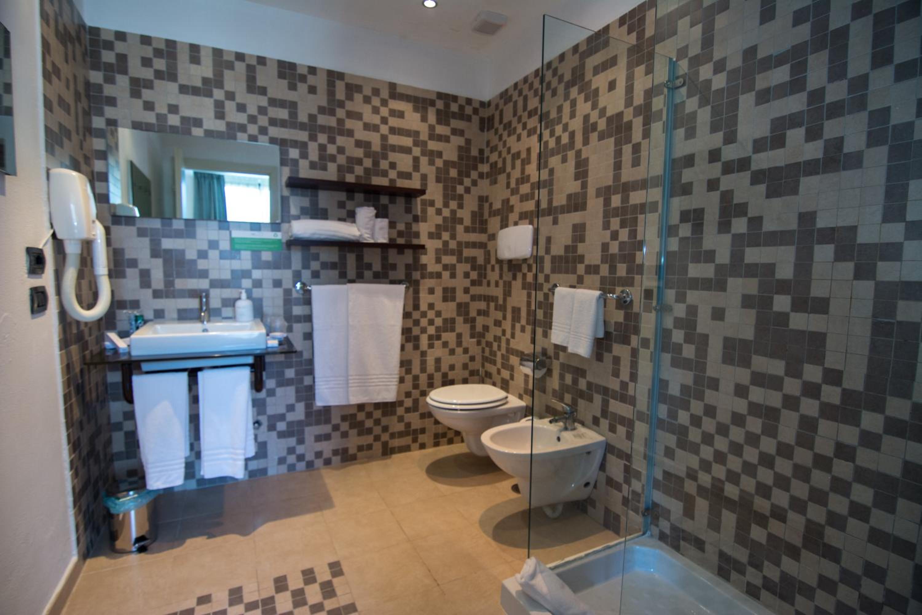 Superior Quadruple Room photo 2
