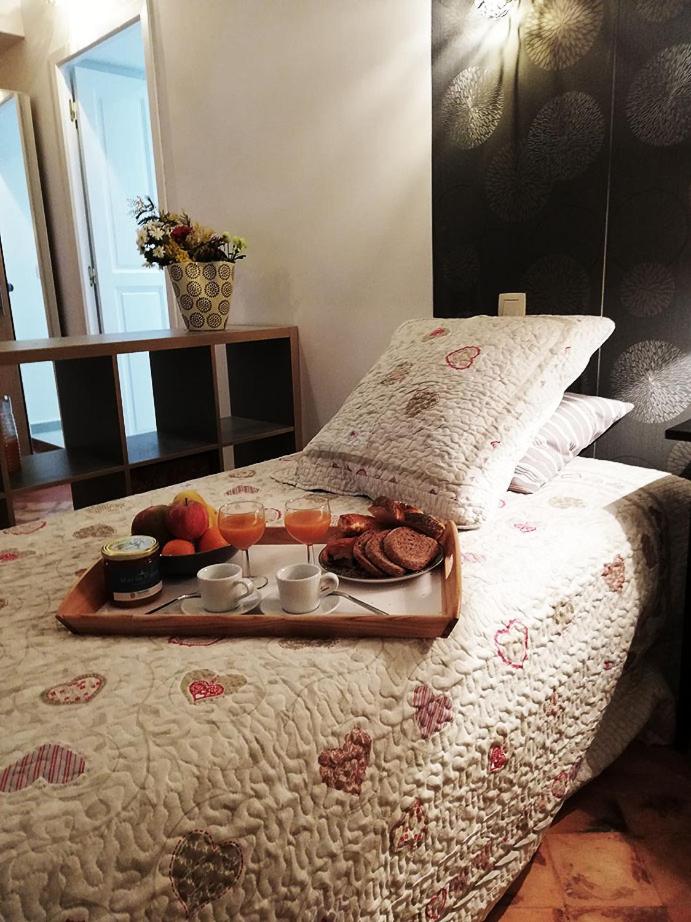 Studio Apartment photo 3