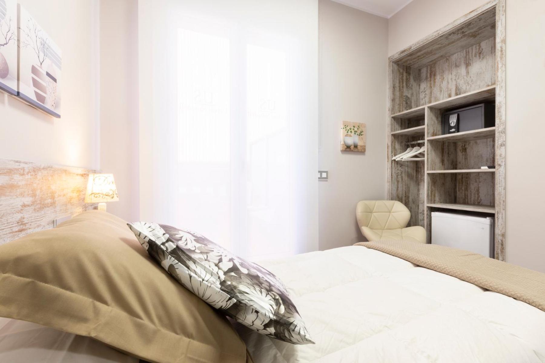 Deluxe Single Room with Balcony photo 3