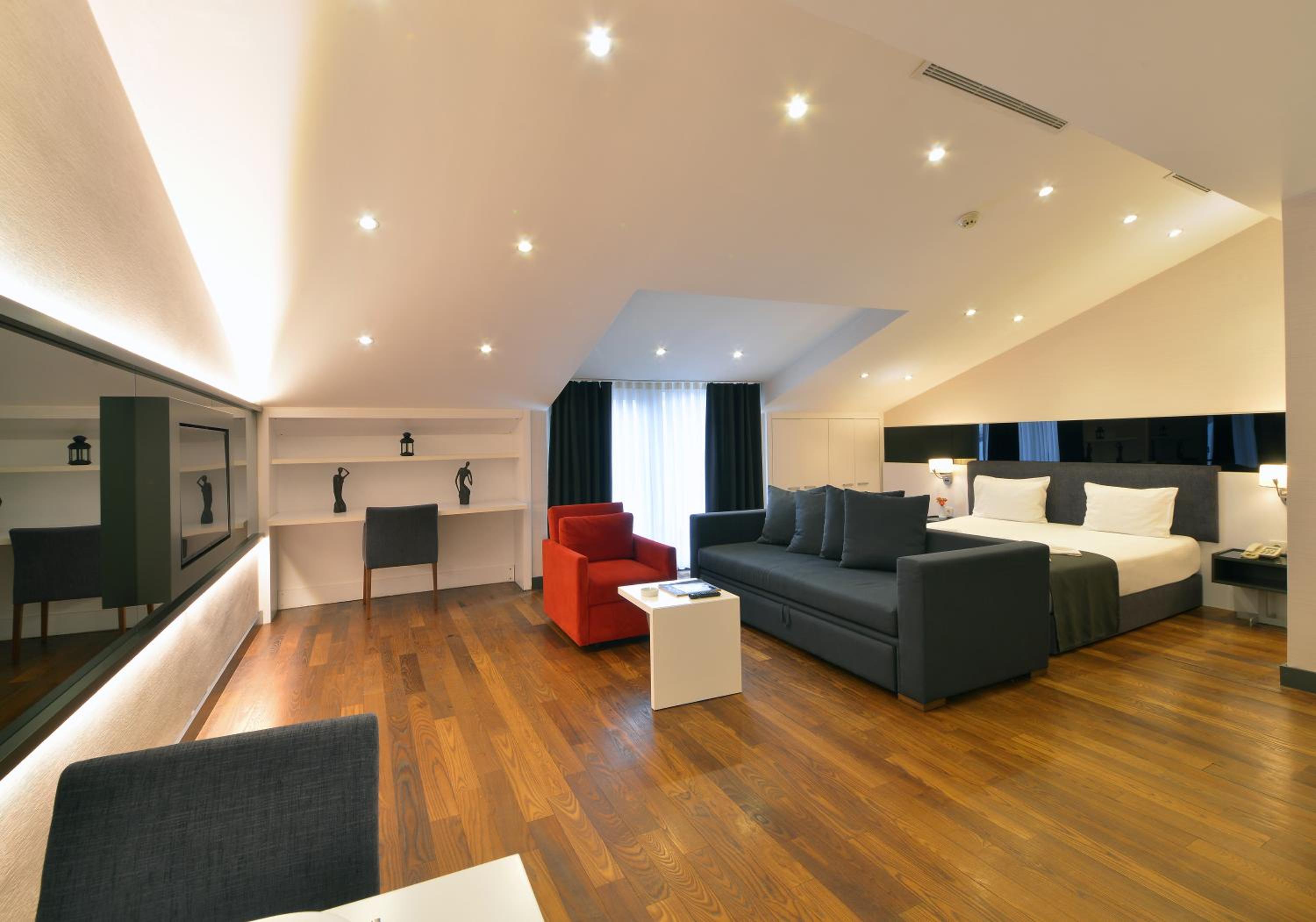 King Suite With Balcony photo 1