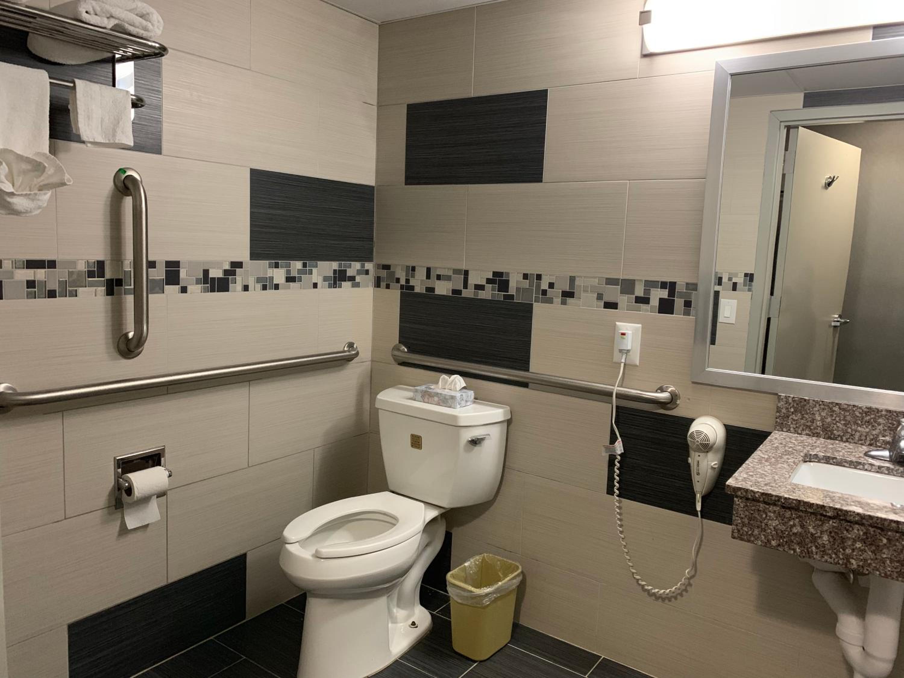 King Room - Disability Access - Photo 4