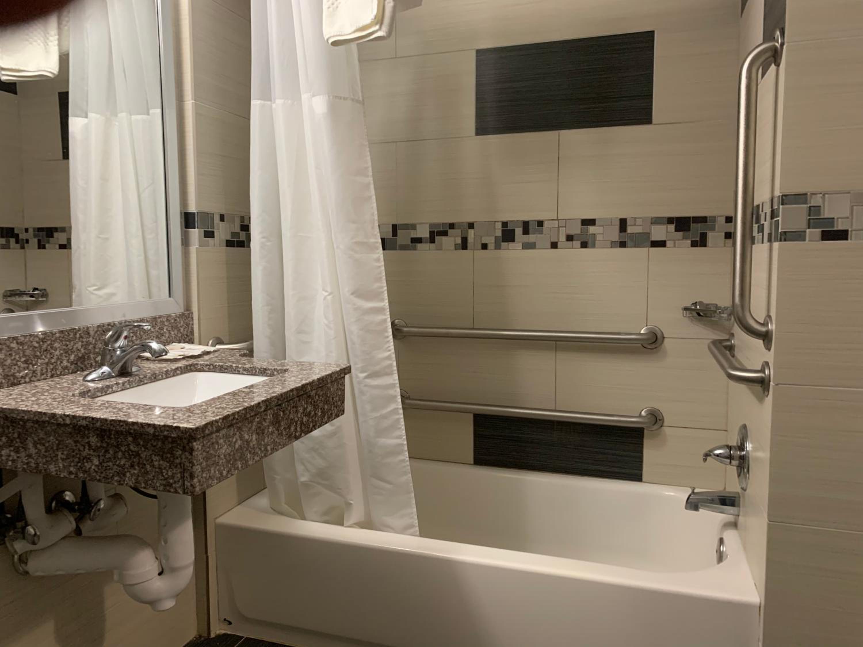 King Room - Disability Access - Photo 6