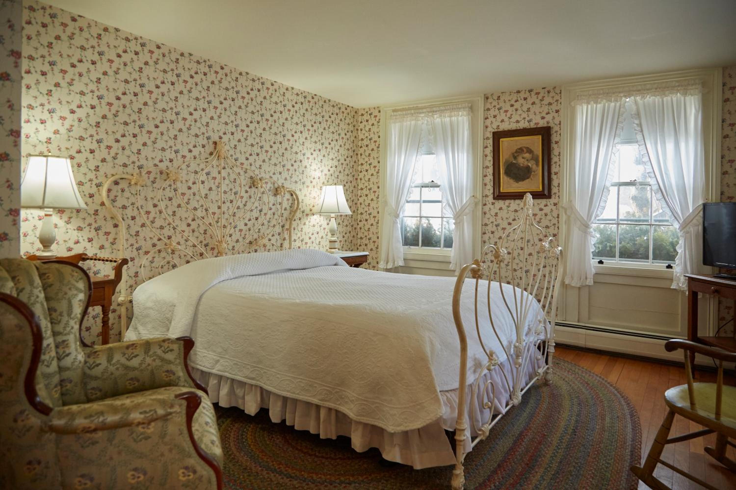Queen Village Suite
