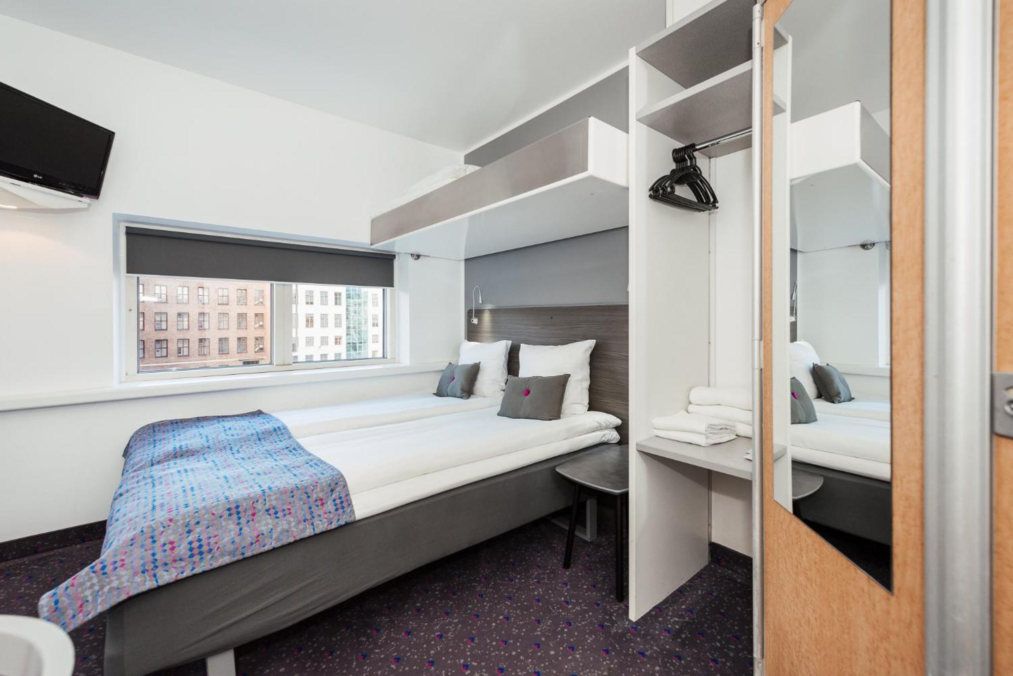 Commodore Room