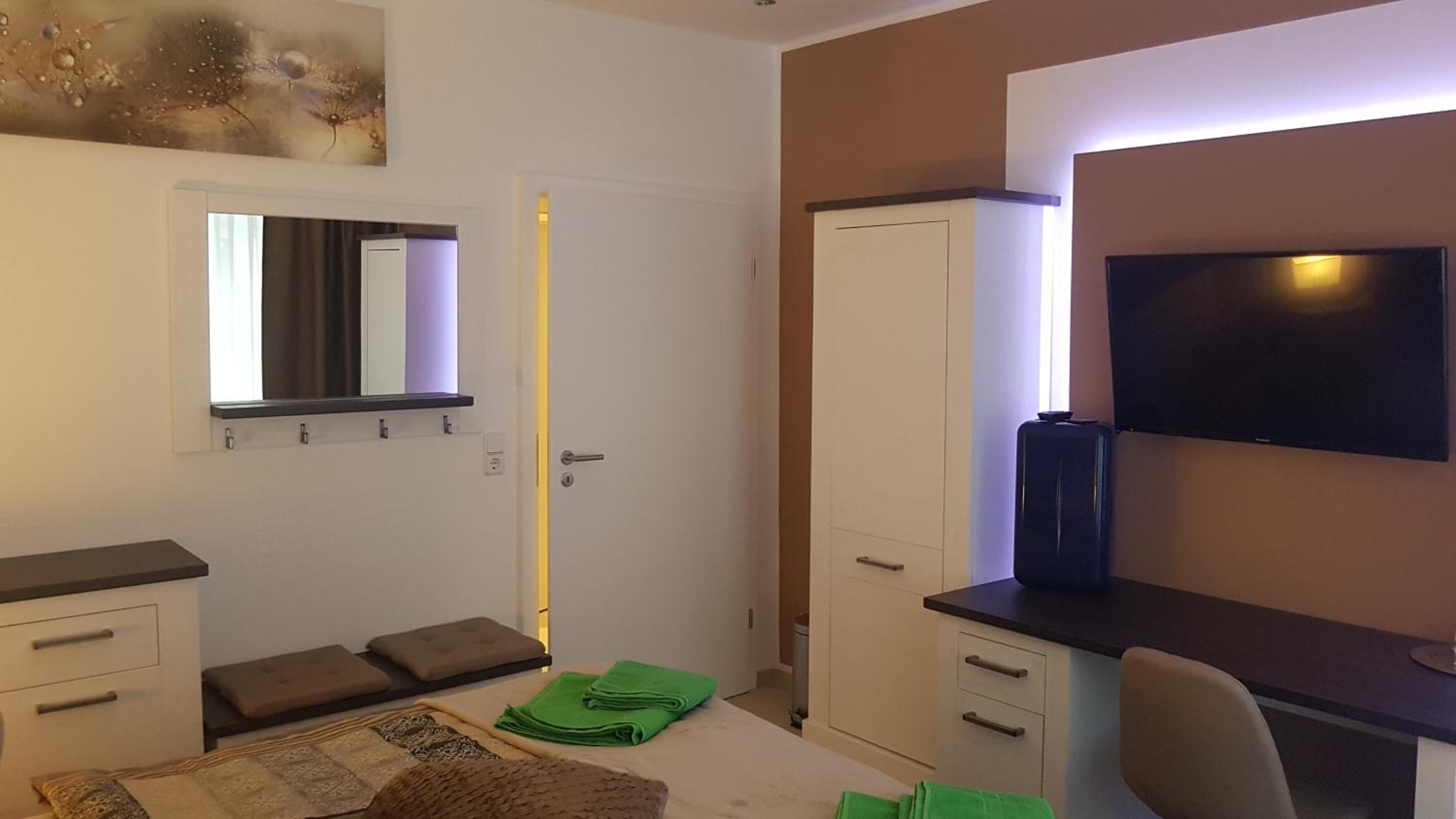 Deluxe King Room photo 2