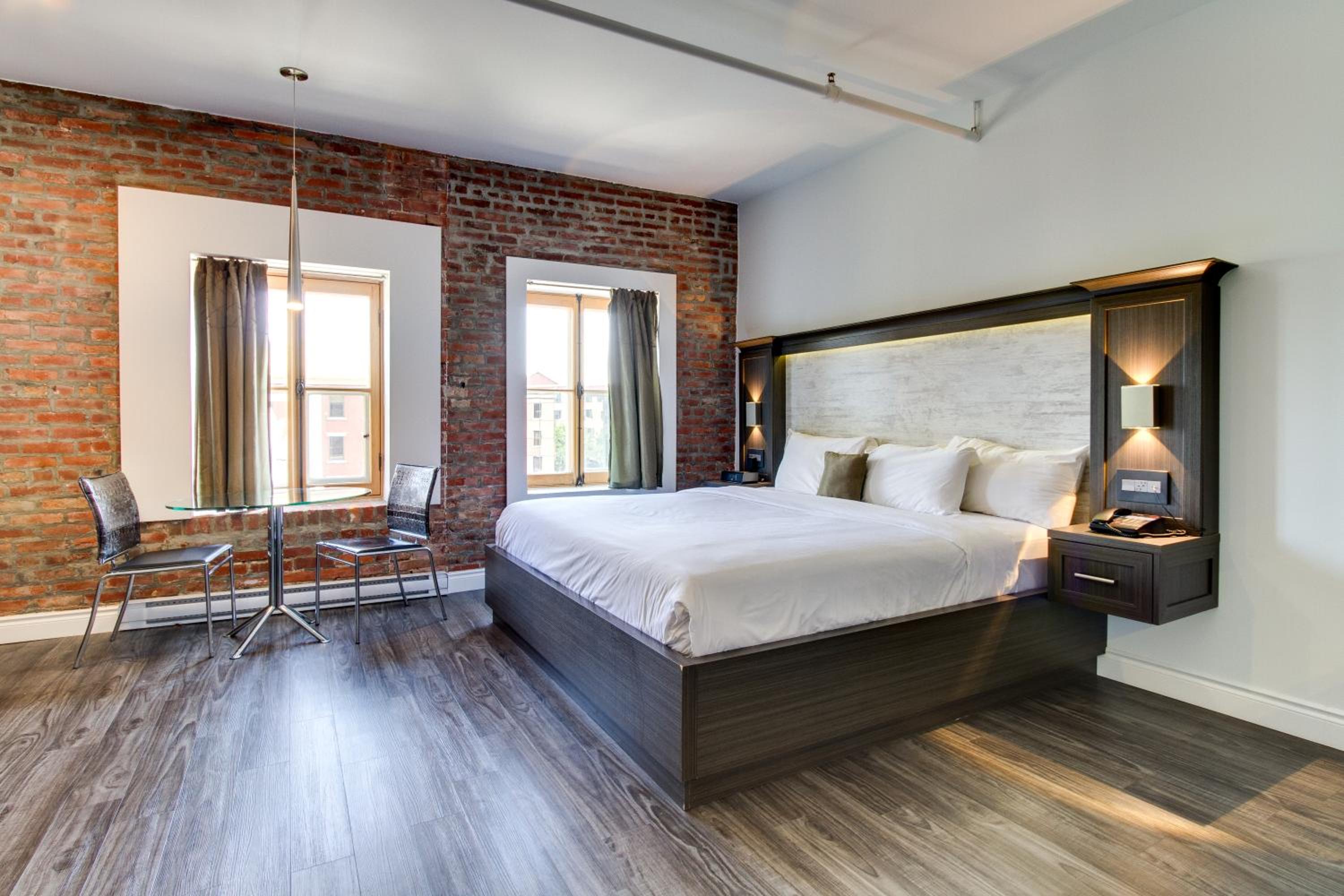 Deluxe Plus Room / Kitchenette / Animals Permitted on 1st floor ($) - Photo 9