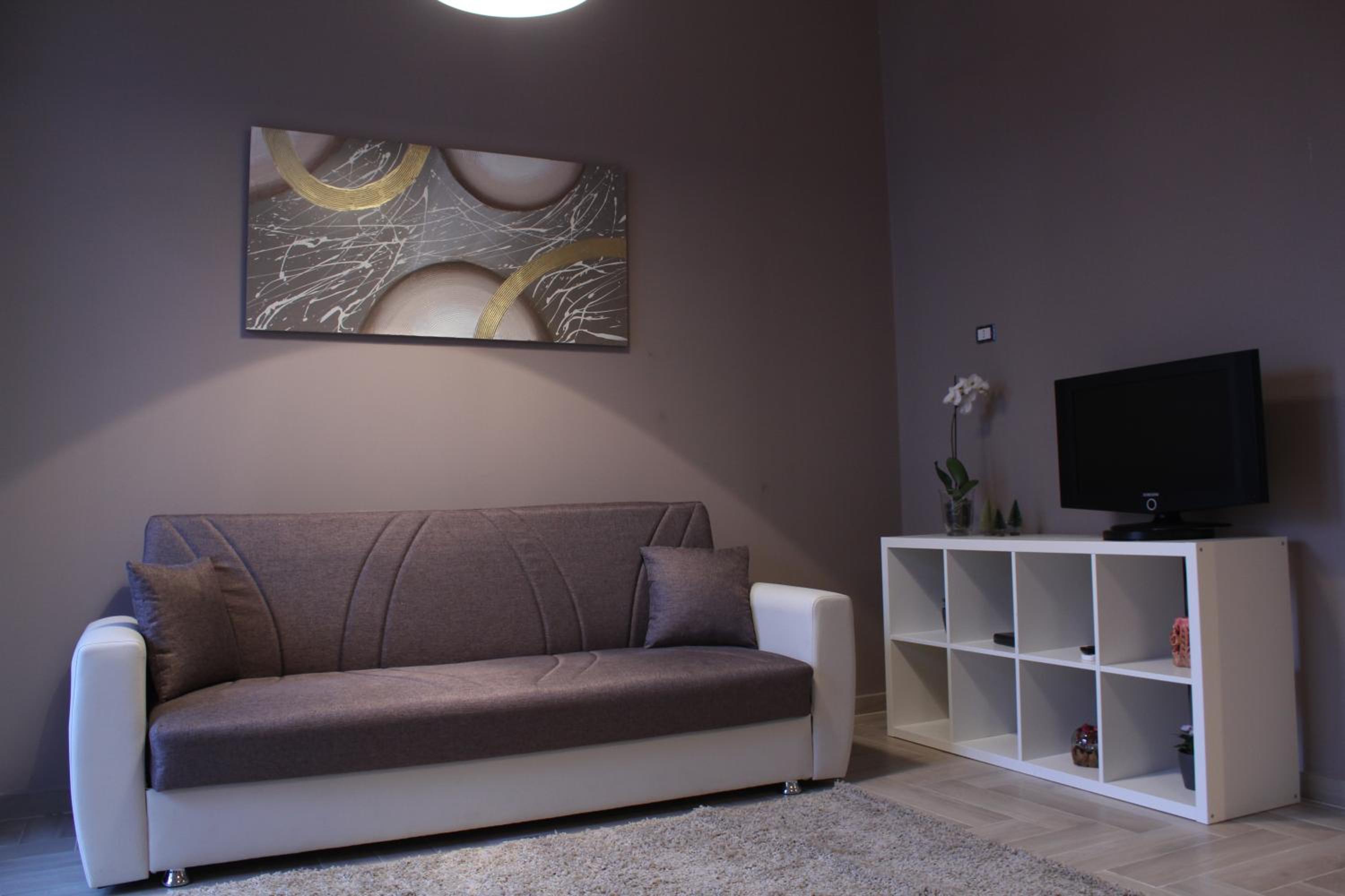 Two-Bedroom Apartment - Photo 23
