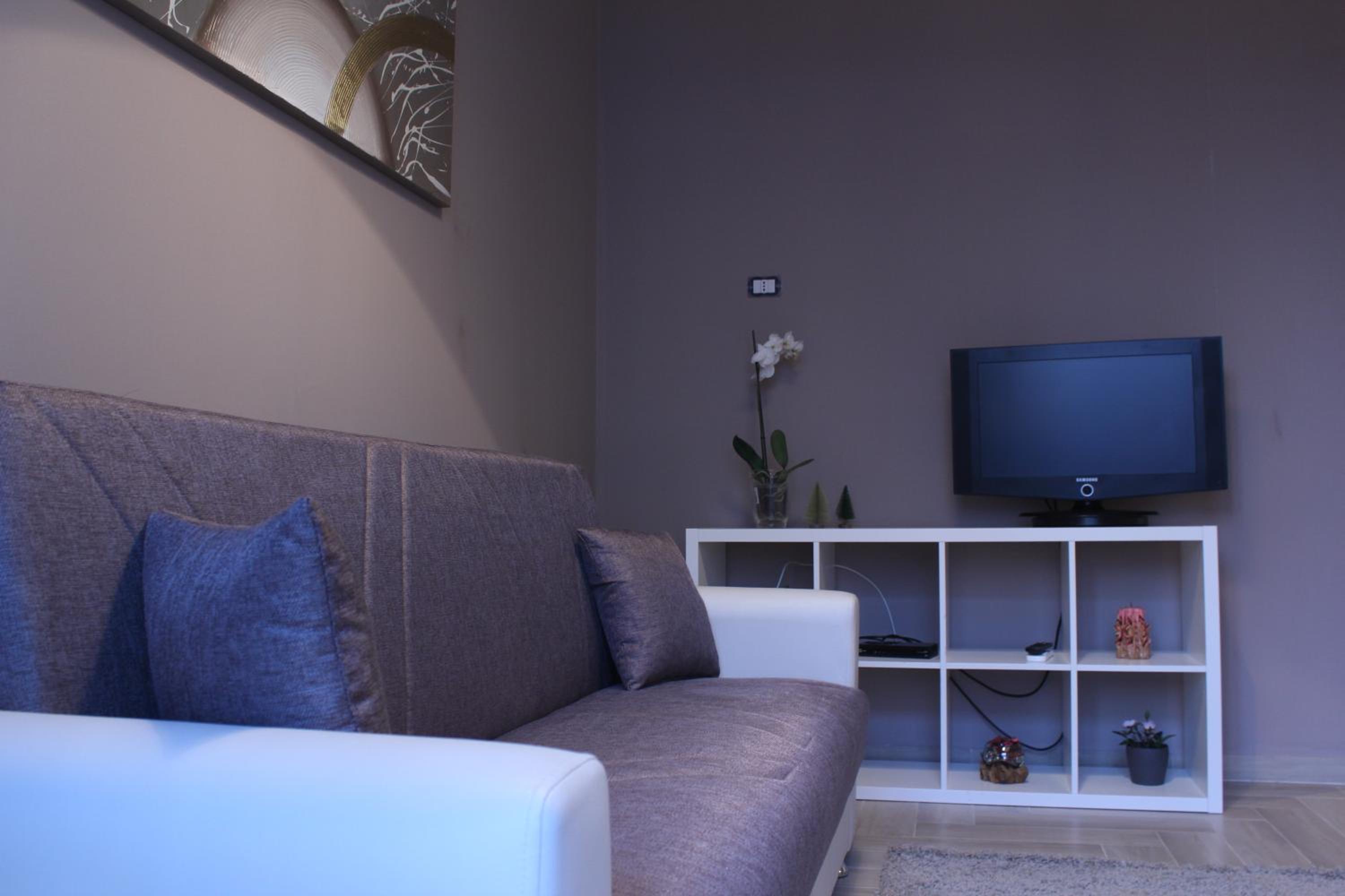 Two-Bedroom Apartment - Photo 22