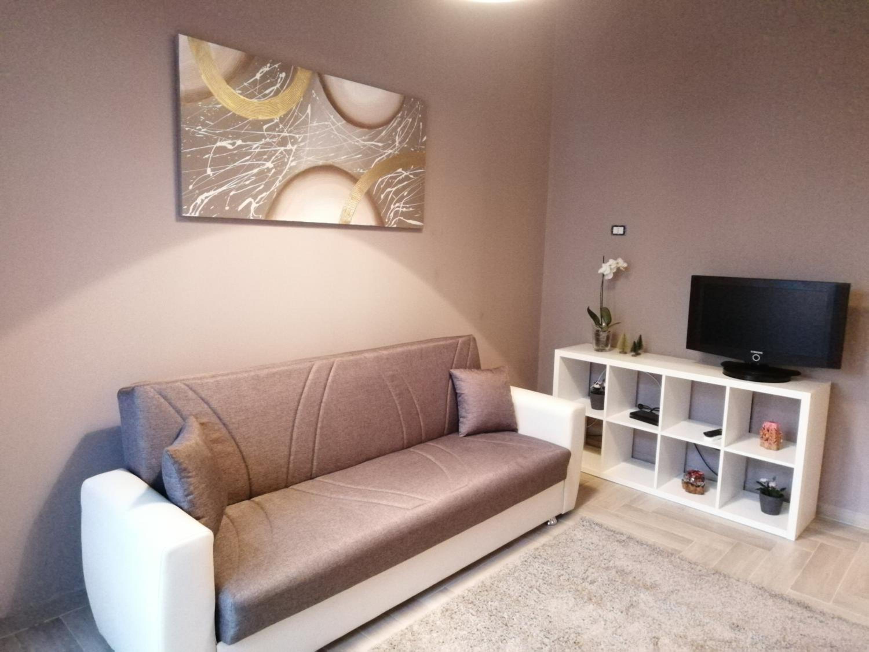 Two-Bedroom Apartment - Photo 18