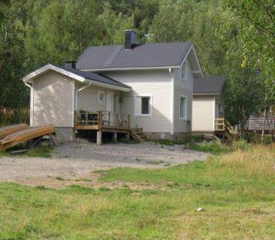 Three-Bedroom Cottage with Sauna - B photo 2
