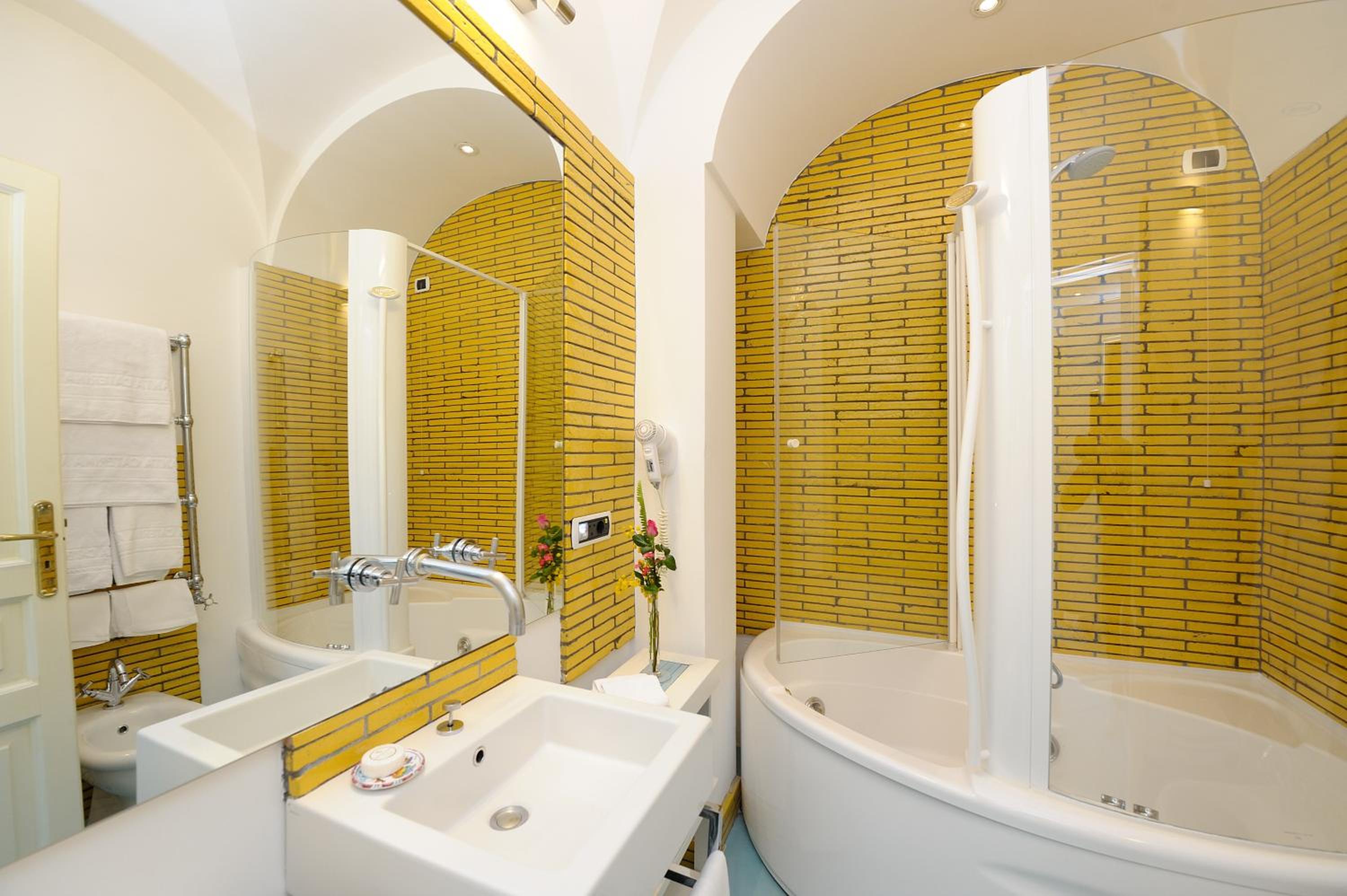 Superior Double or Twin Room with Sea View - Photo 3