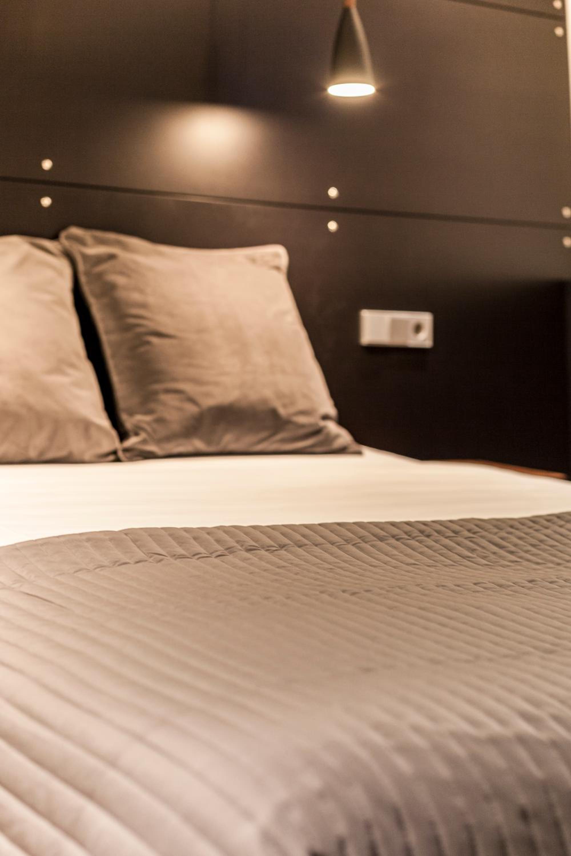 Large Single Room