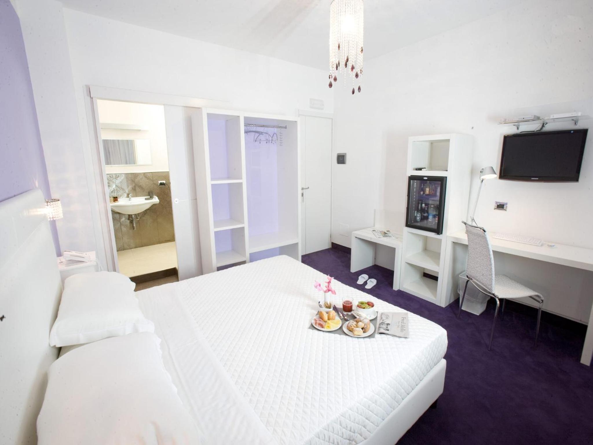 Standard Double Room - Photo 4