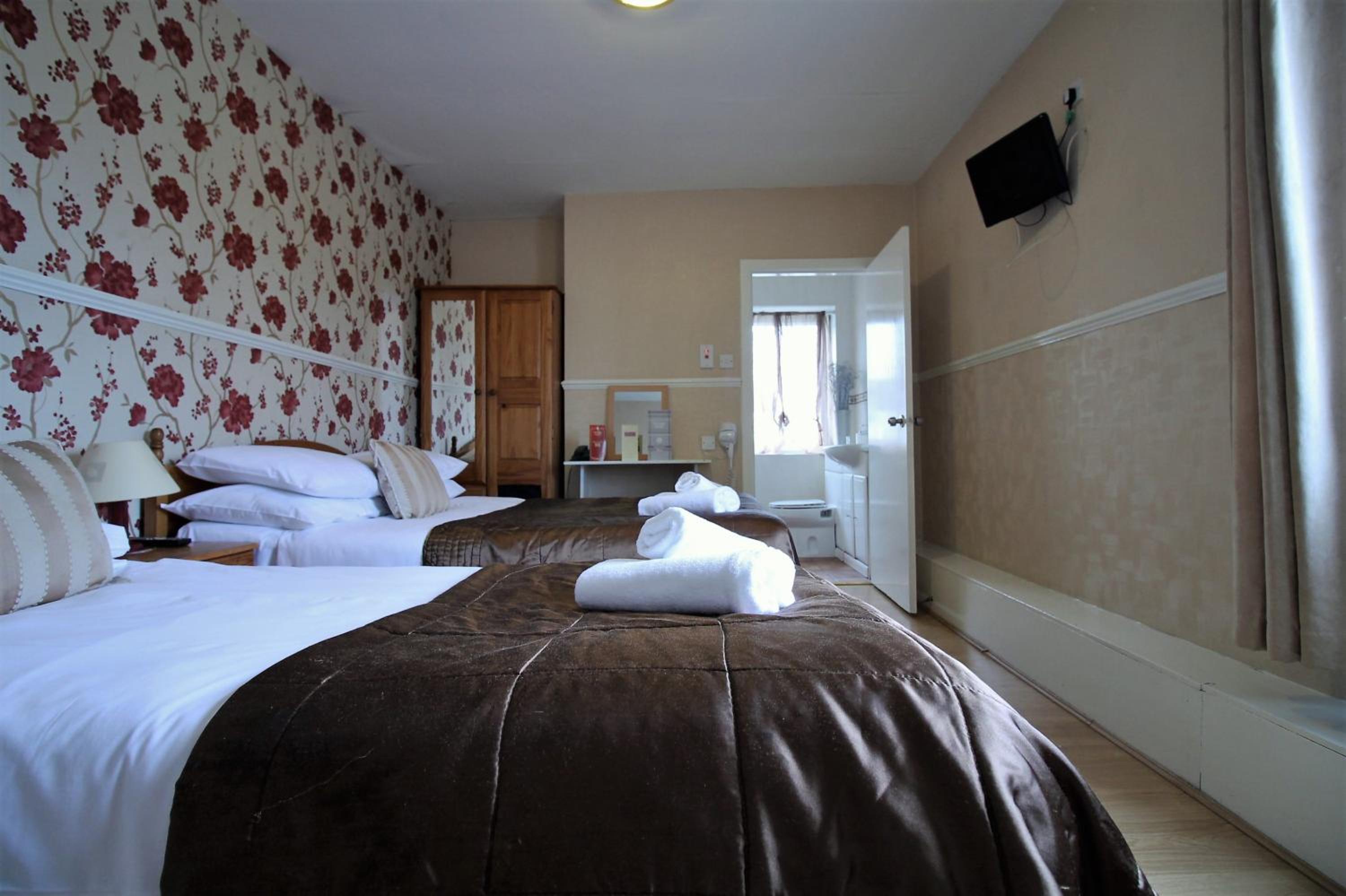Deluxe Family Room