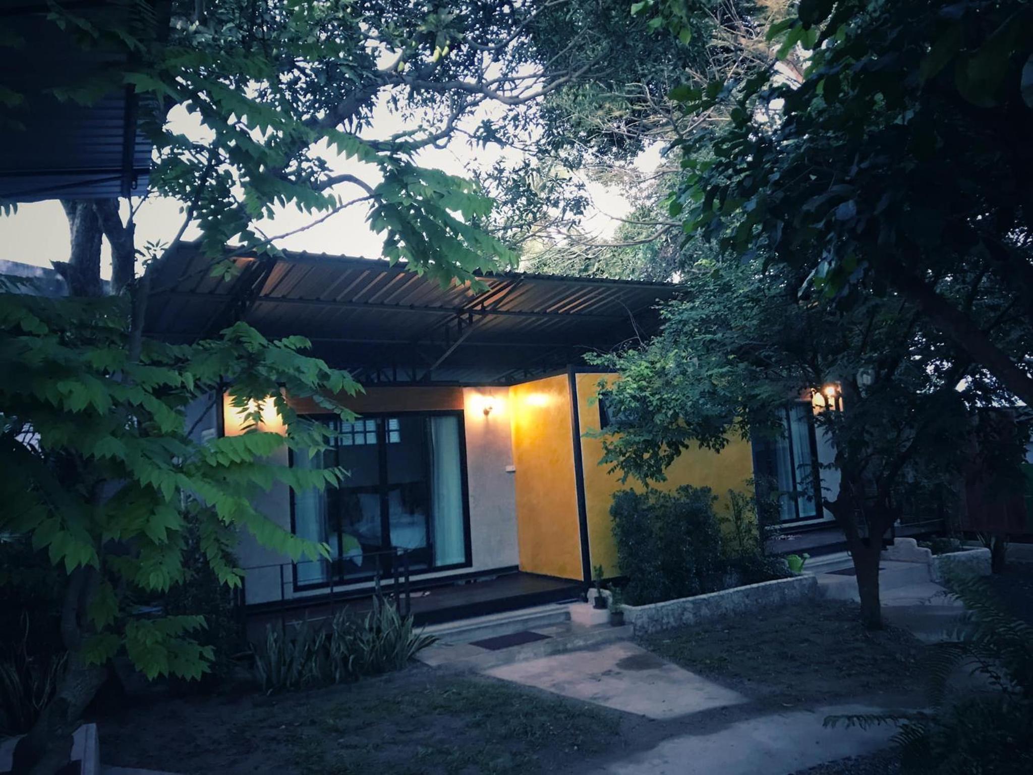 Double Room with Balcony - Photo 17