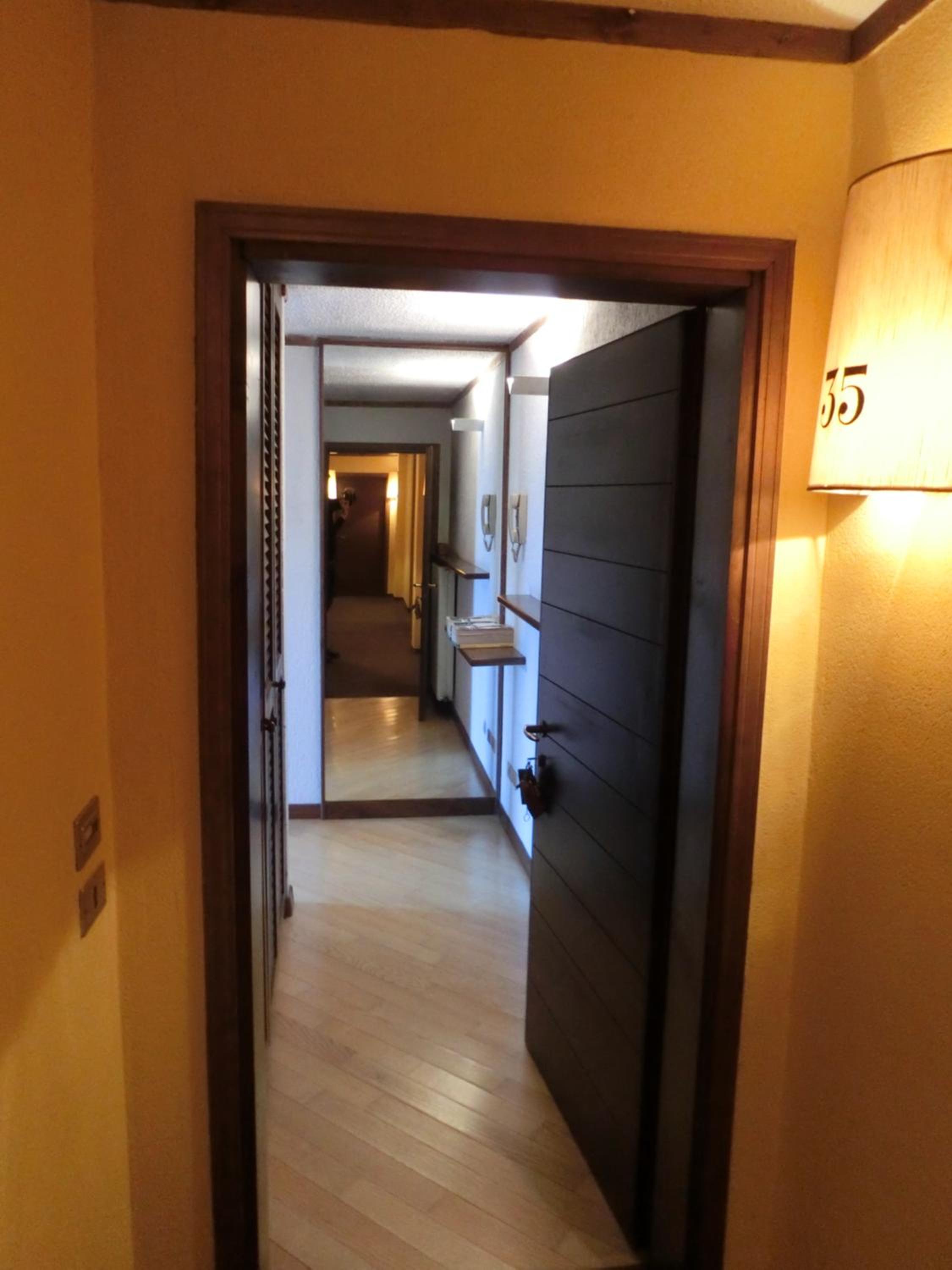 Apartment With Mountain View photo 1