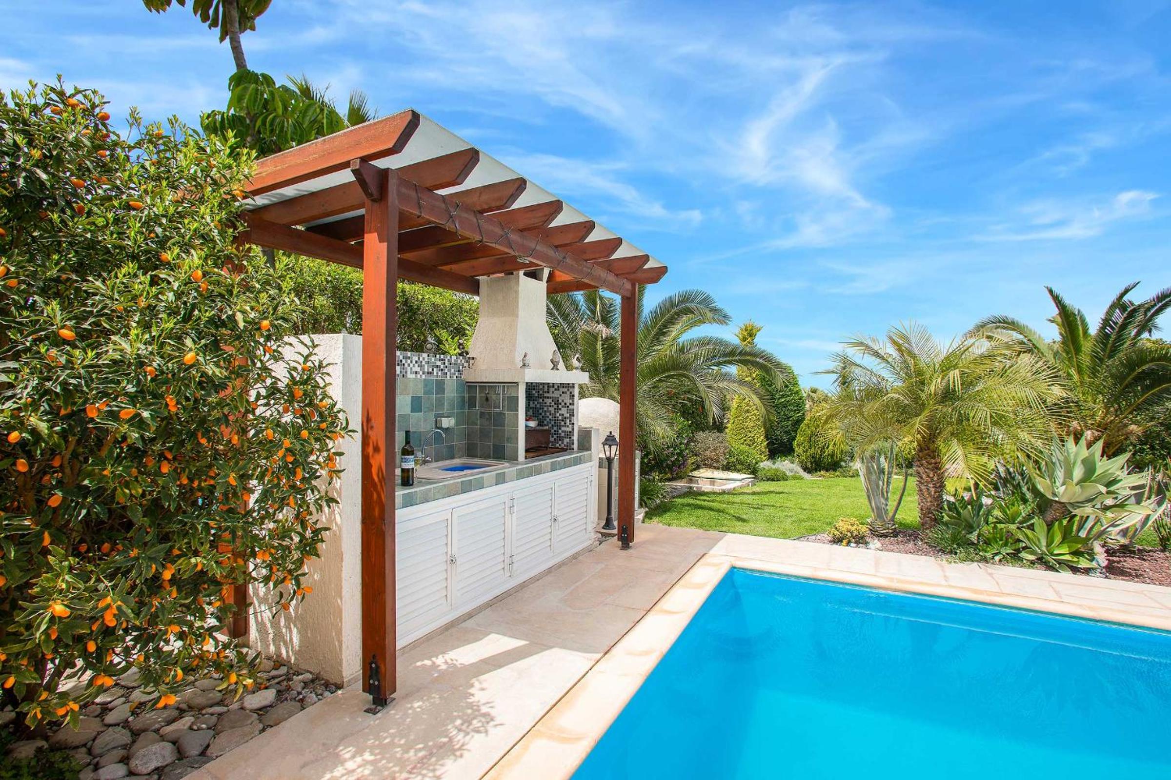 Three-Bedroom Villa photo 2